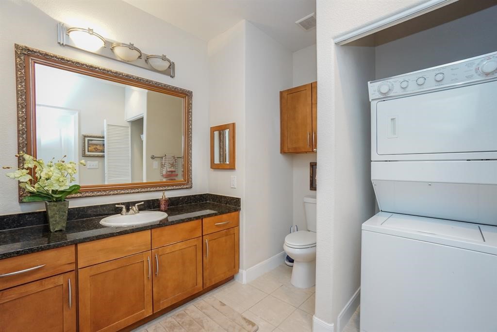 2299 Lone Star Drive 202 Property Photo 6