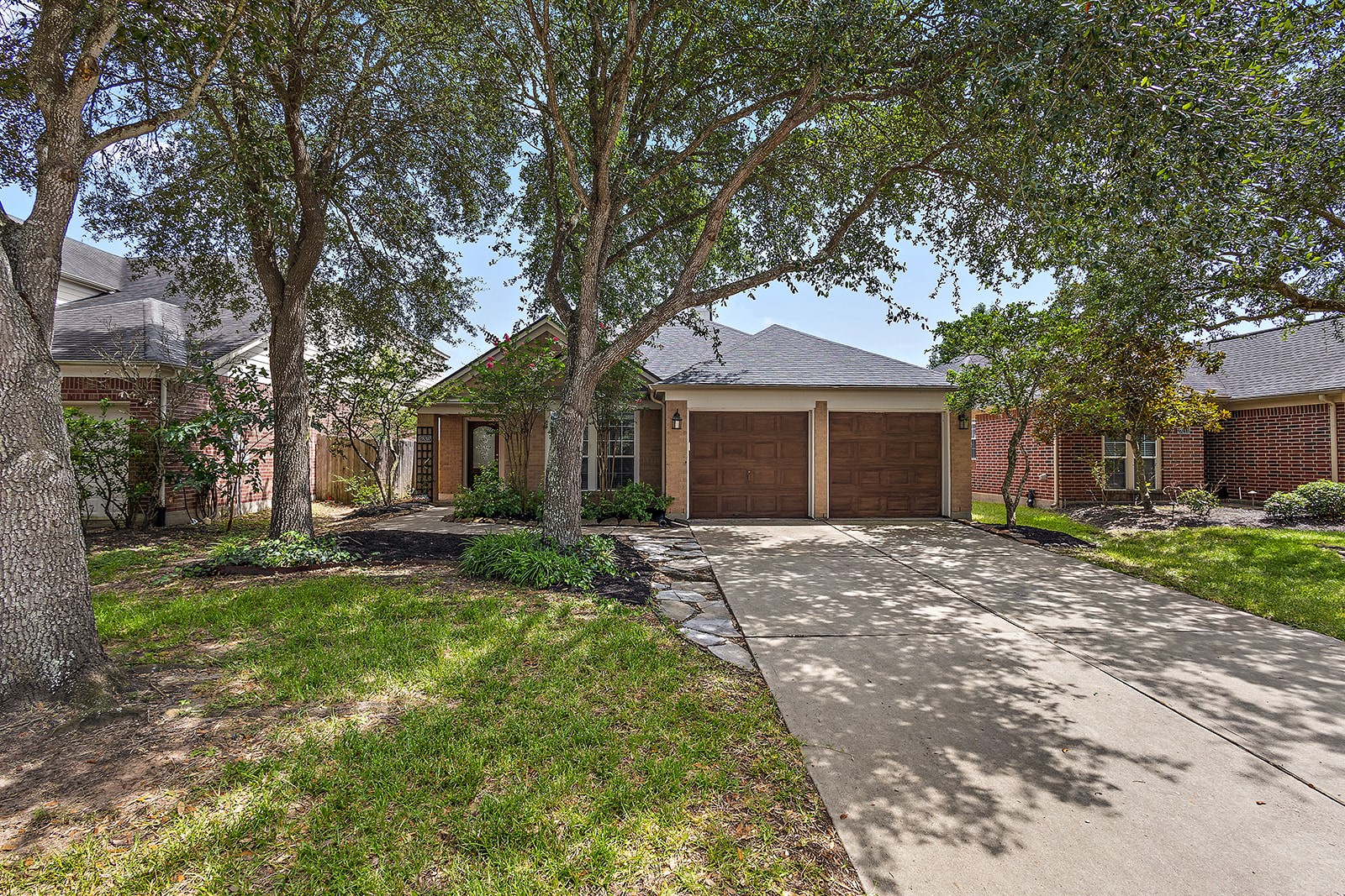 28207 Everett Knolls Drive Property Photo 2