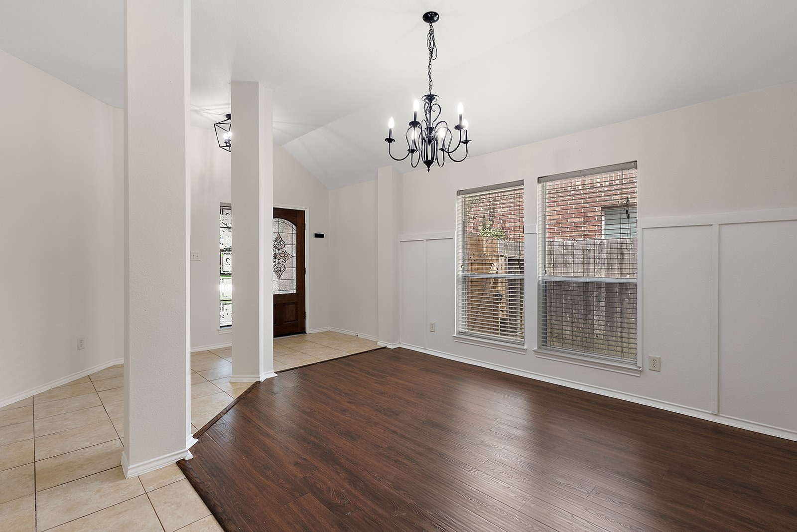 28207 Everett Knolls Drive Property Photo 4