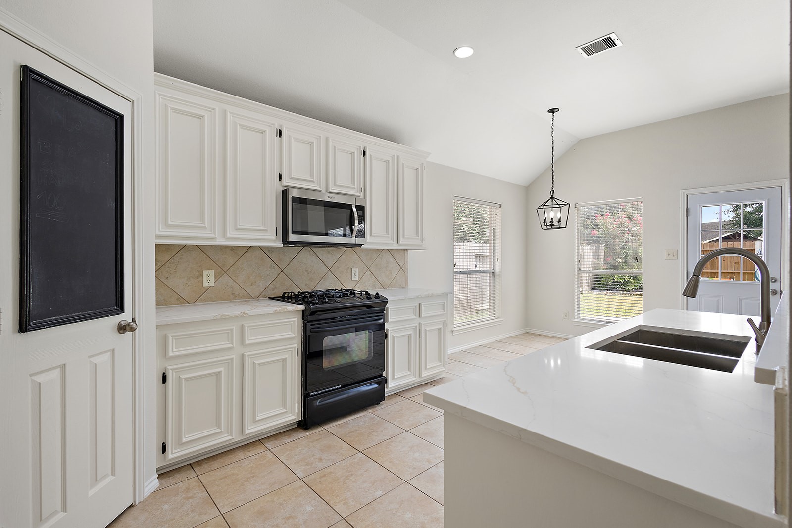 28207 Everett Knolls Drive Property Photo 8