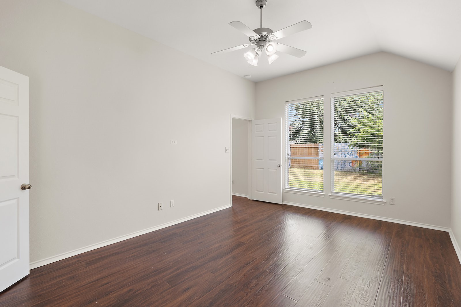 28207 Everett Knolls Drive Property Photo 13