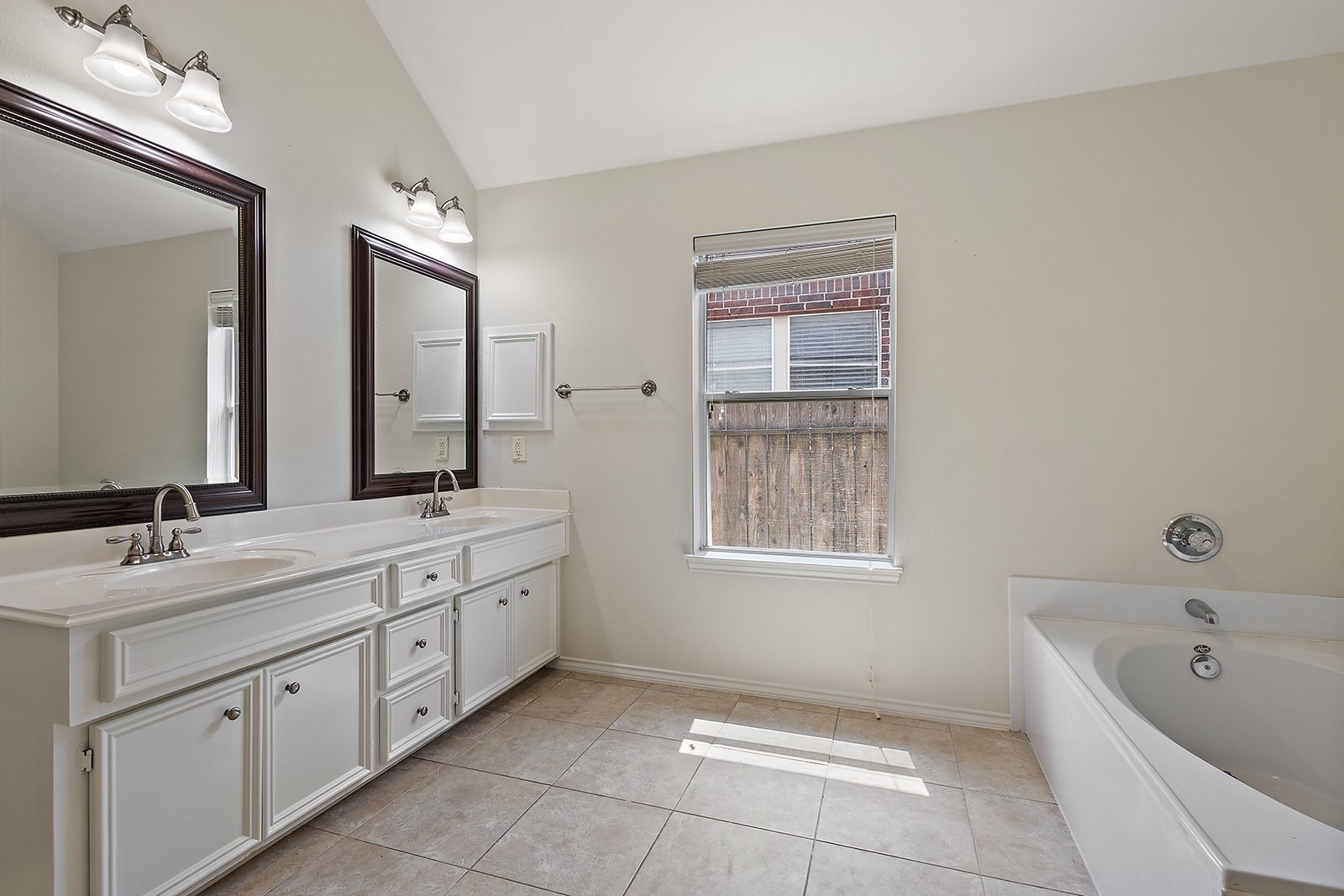 28207 Everett Knolls Drive Property Photo 15