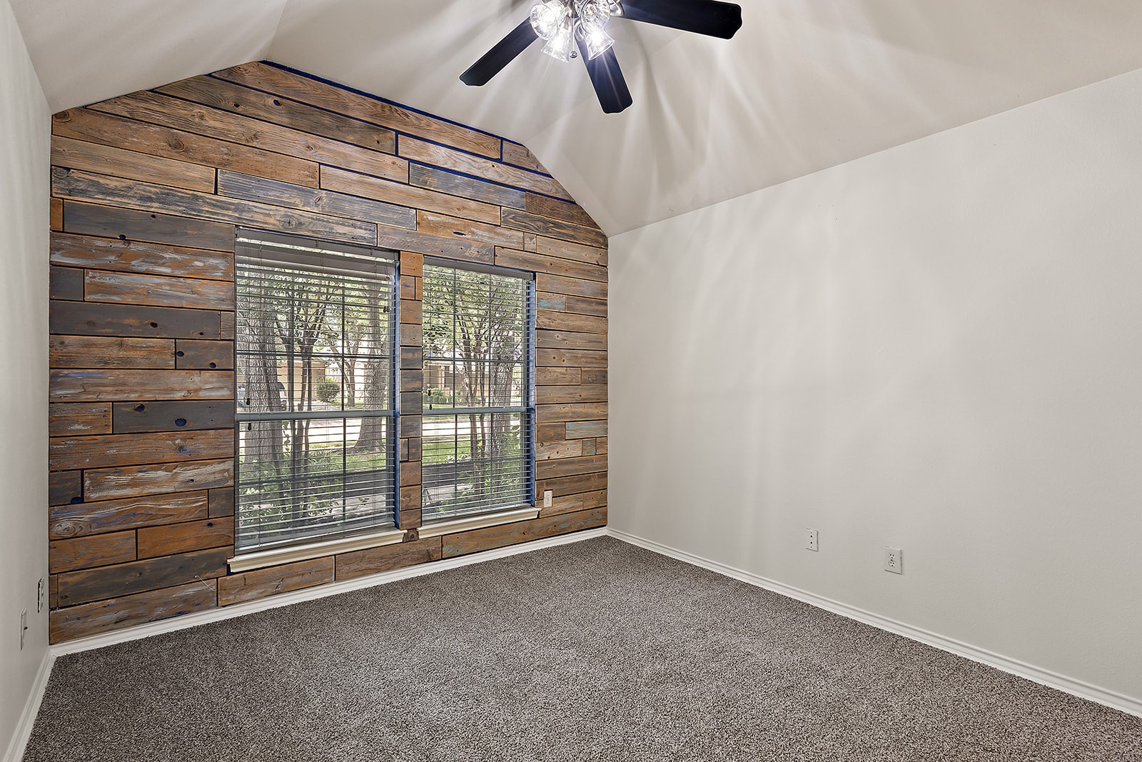 28207 Everett Knolls Drive Property Photo 17