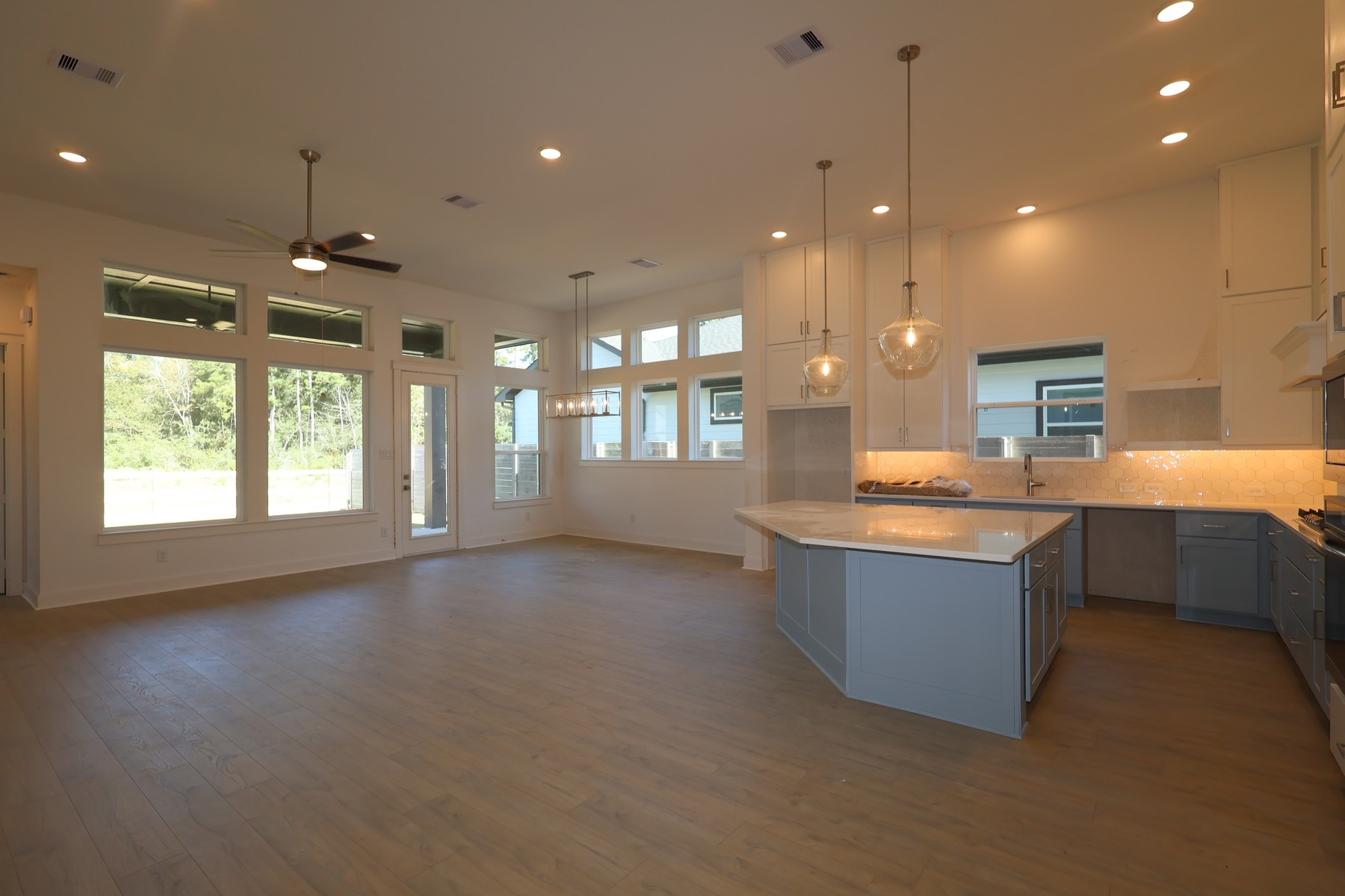 11406 Billy Bobs Street Property Photo 4