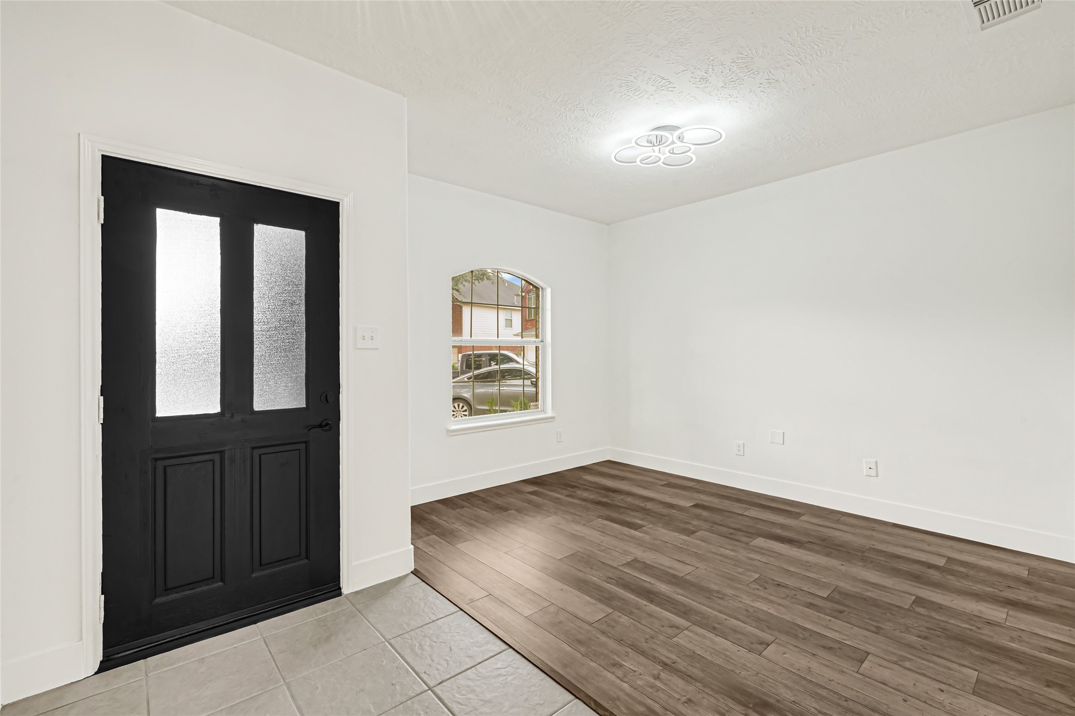 22510 Rocky Glen Court Property Photo 3