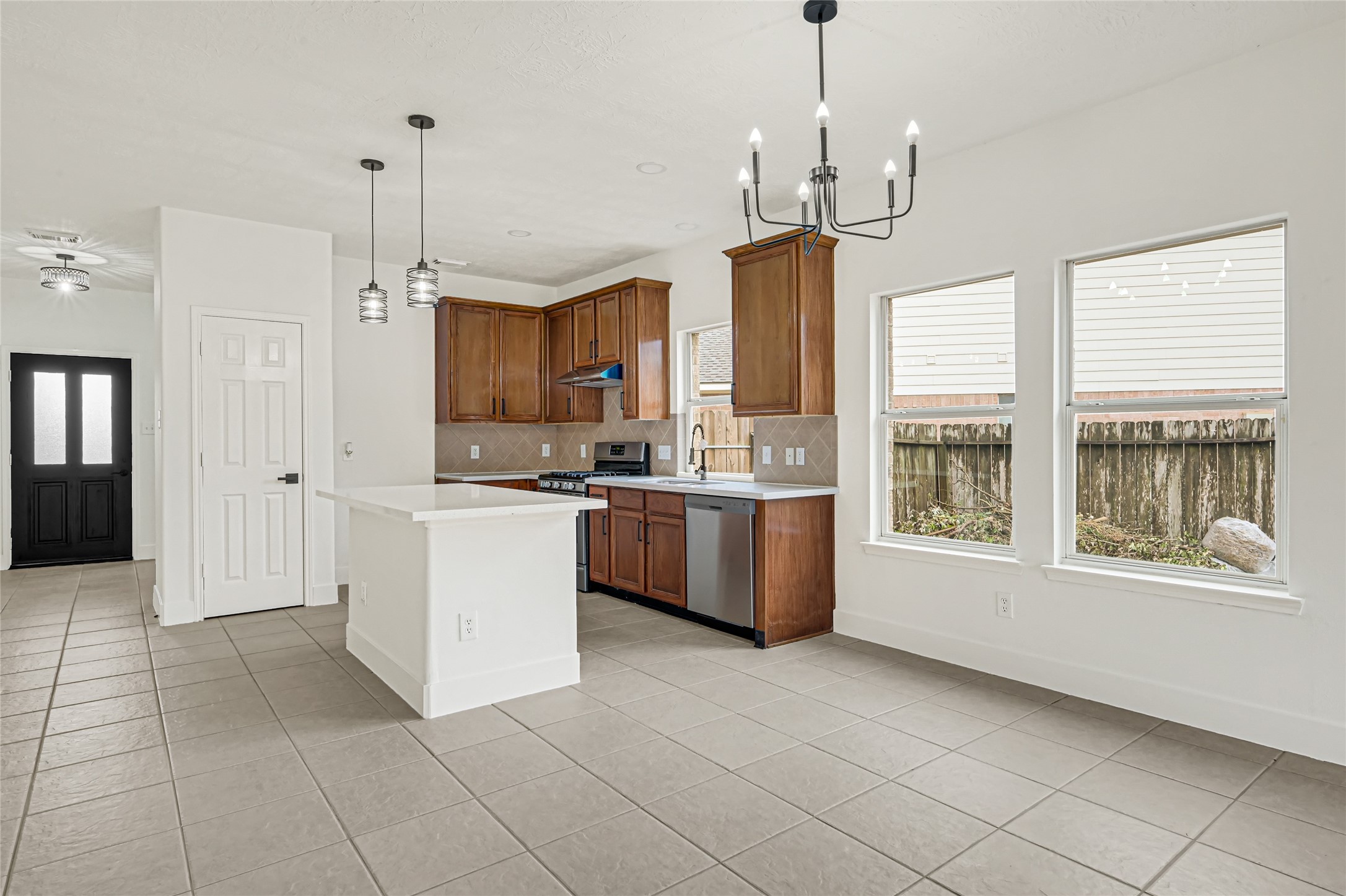 22510 Rocky Glen Court Property Photo 5