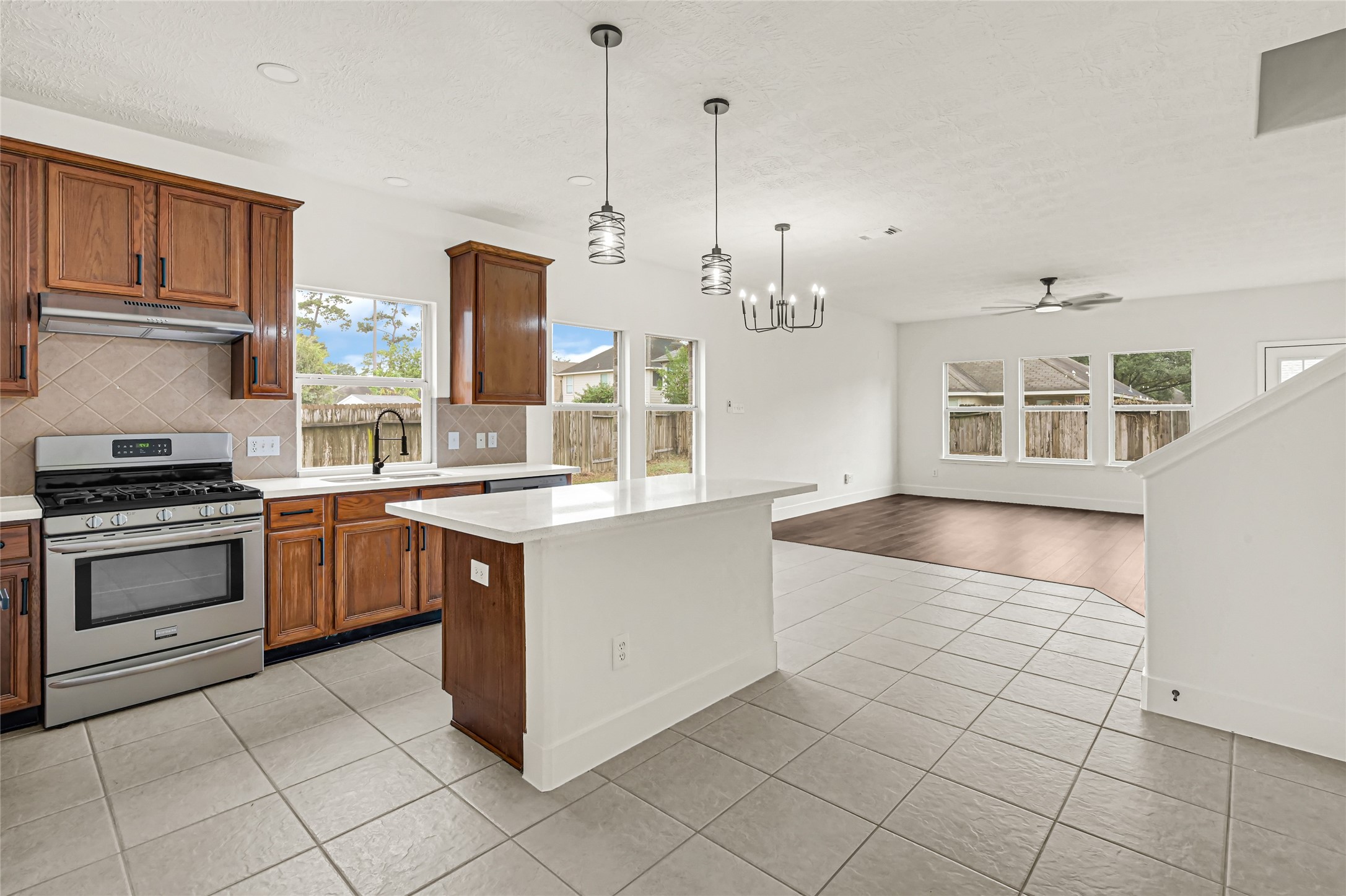 22510 Rocky Glen Court Property Photo 6