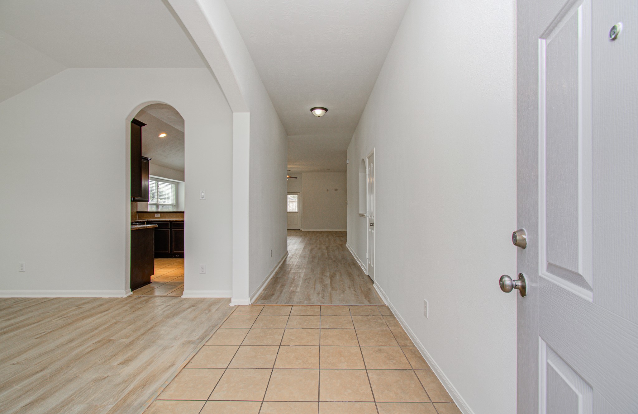 11218 Royal Sands Court Property Photo 4