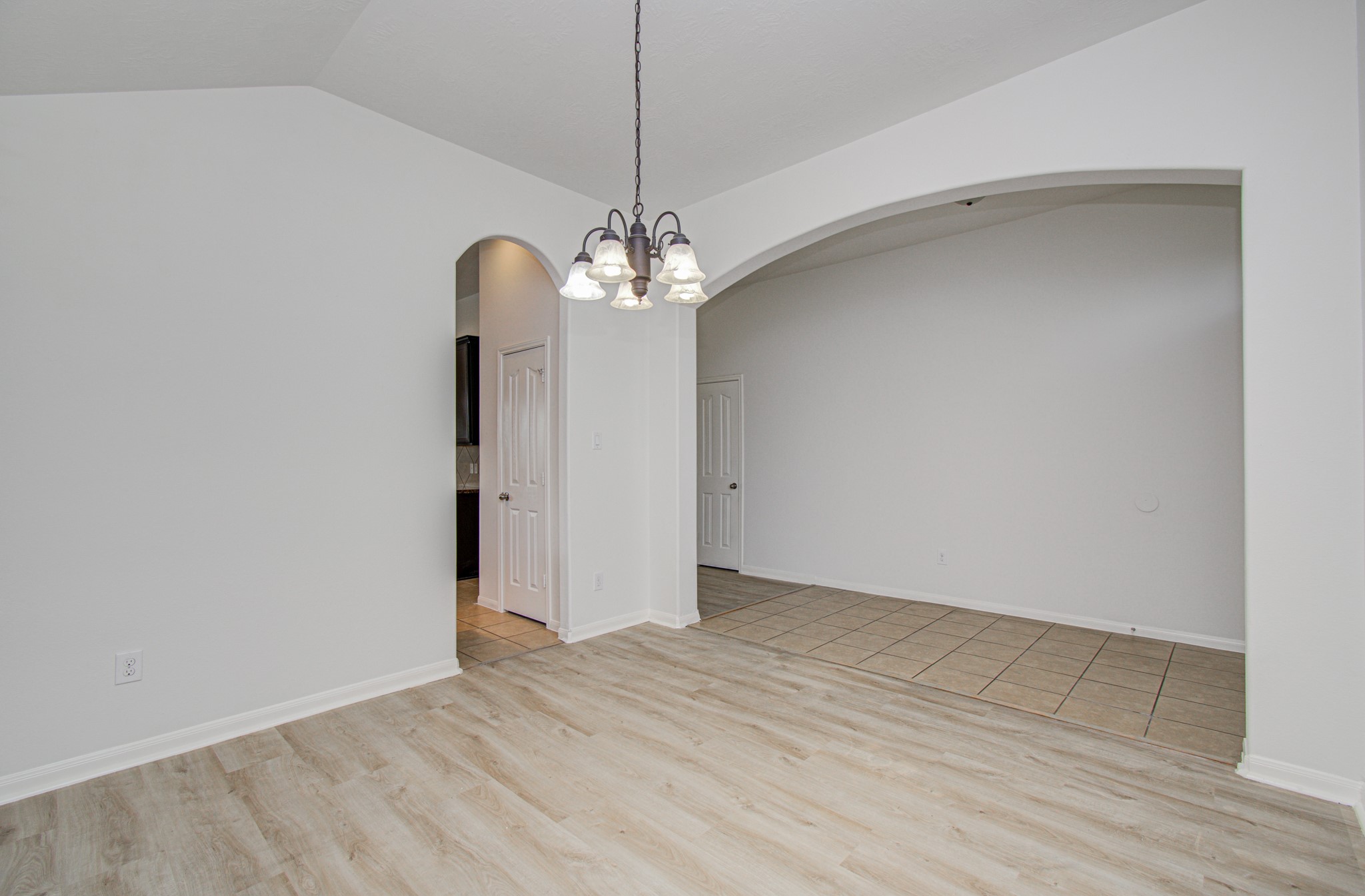 11218 Royal Sands Court Property Photo 15