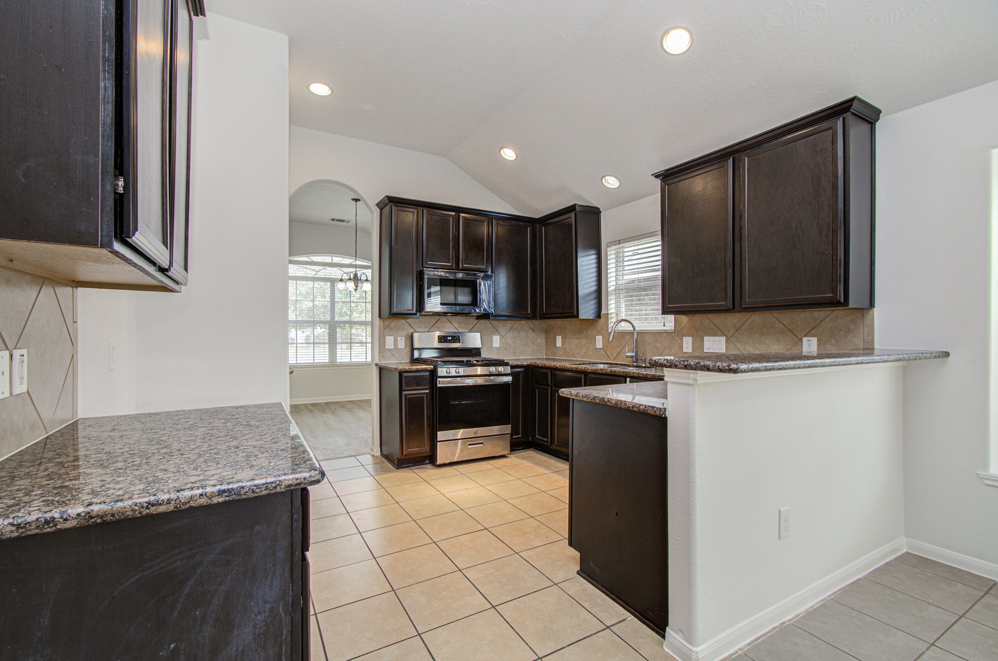 11218 Royal Sands Court Property Photo 24
