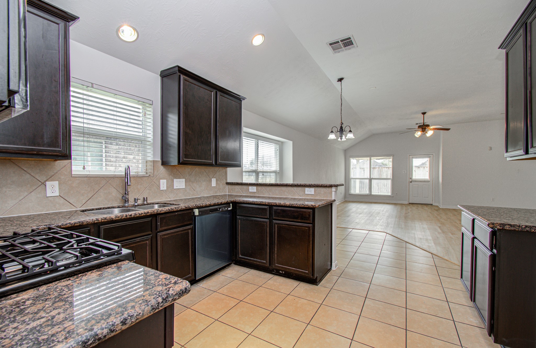 11218 Royal Sands Court Property Photo 25
