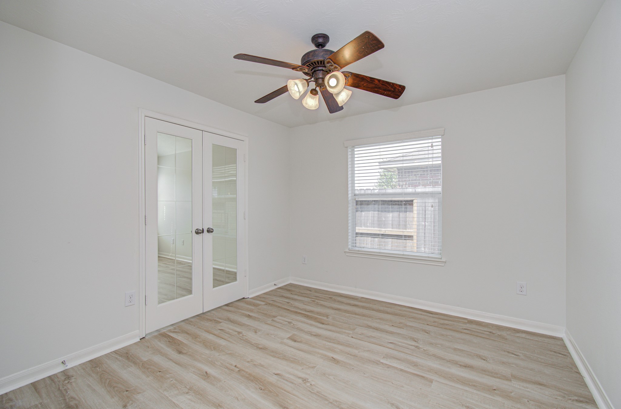 11218 Royal Sands Court Property Photo 33