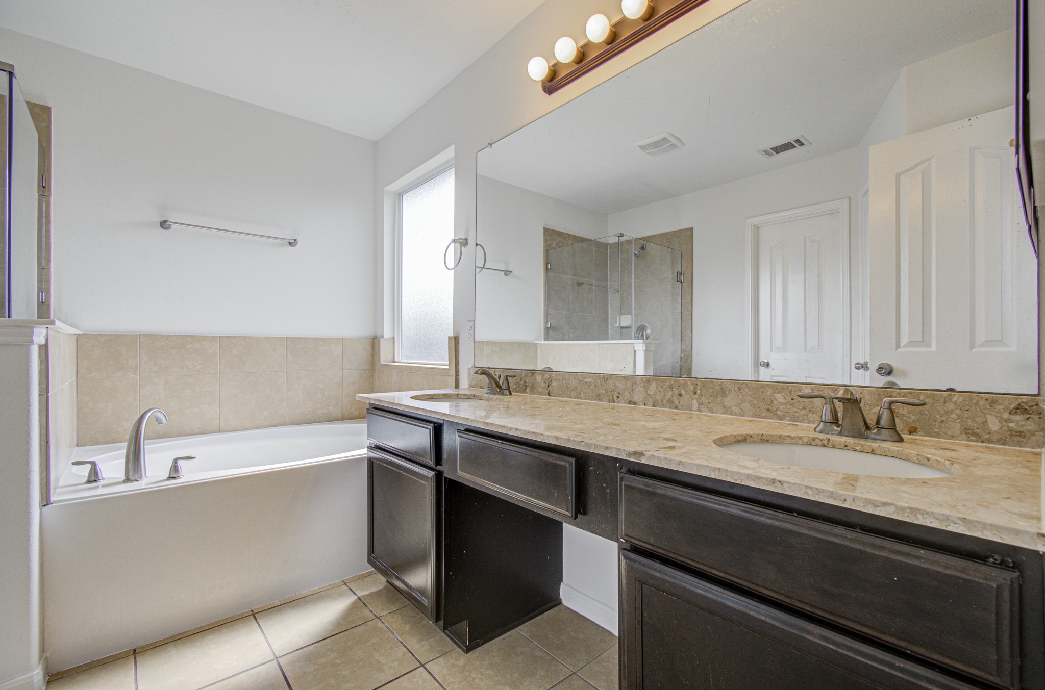 11218 Royal Sands Court Property Photo 37