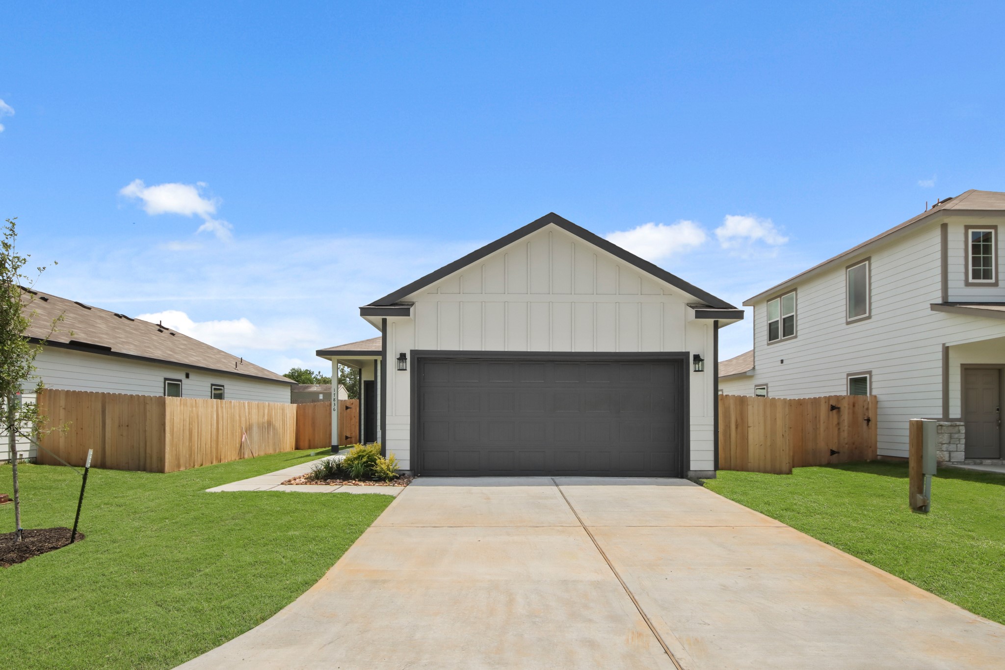 22123 Loggins Creek Lane Property Photo 2