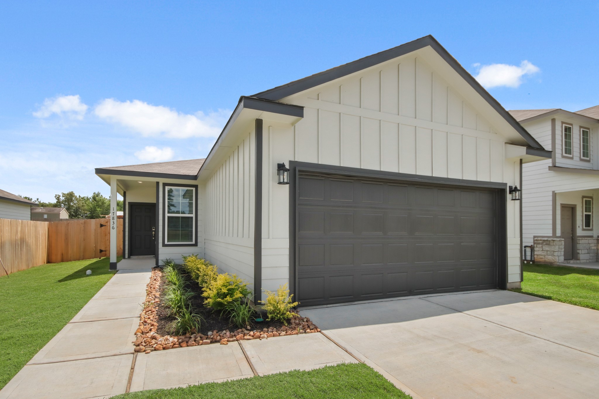 22123 Loggins Creek Lane Property Photo 3