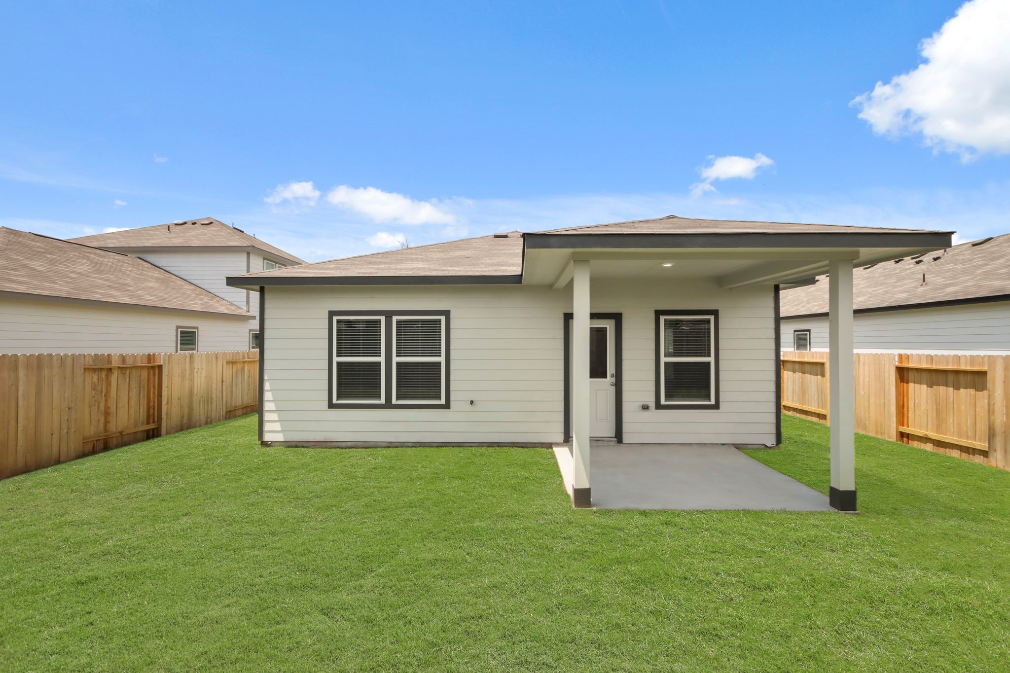 22123 Loggins Creek Lane Property Photo 4