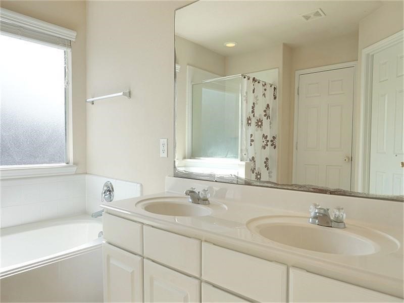 14427 Keystone Green Drive Property Photo 14