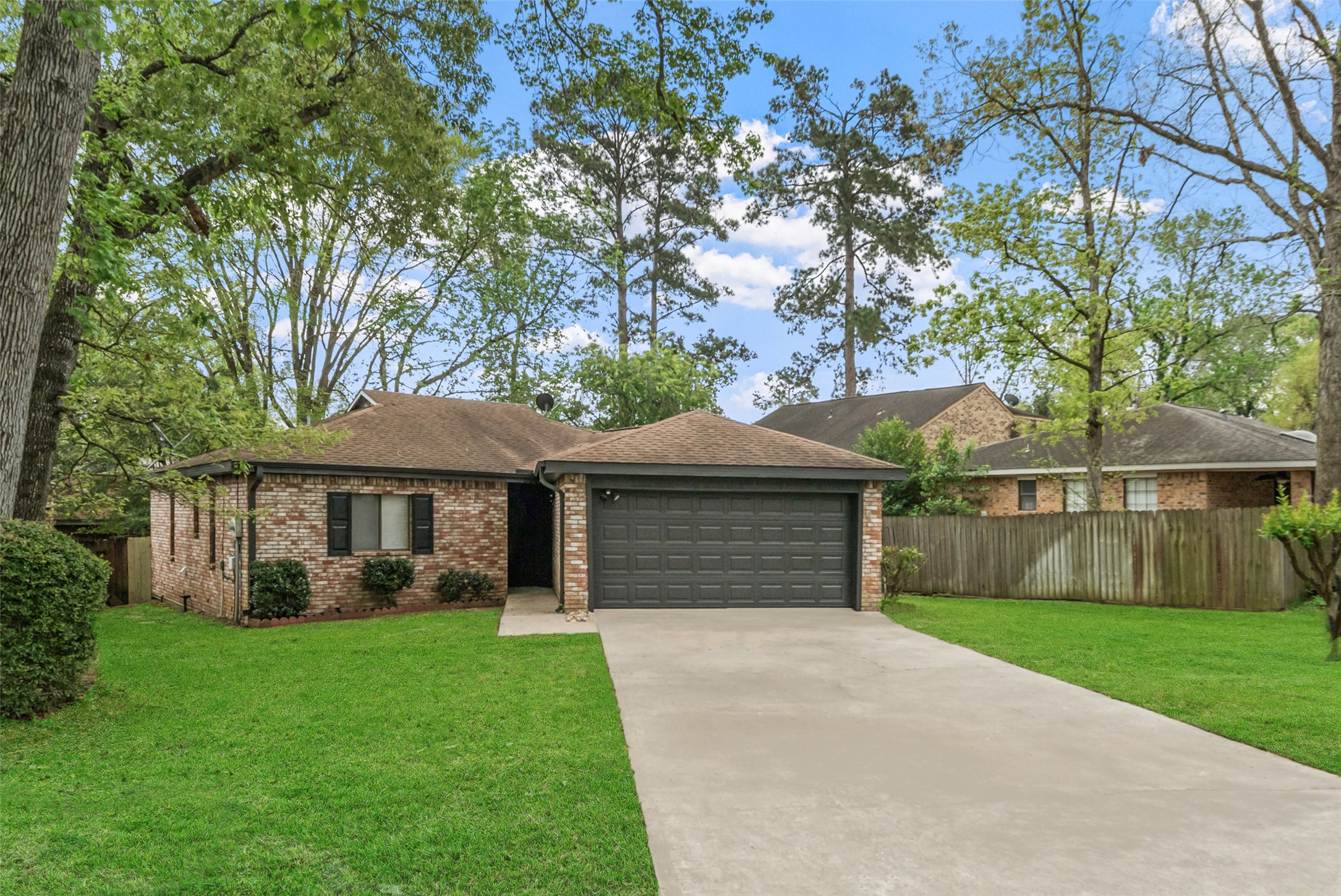 25 Shady Oak Lane Property Photo 1