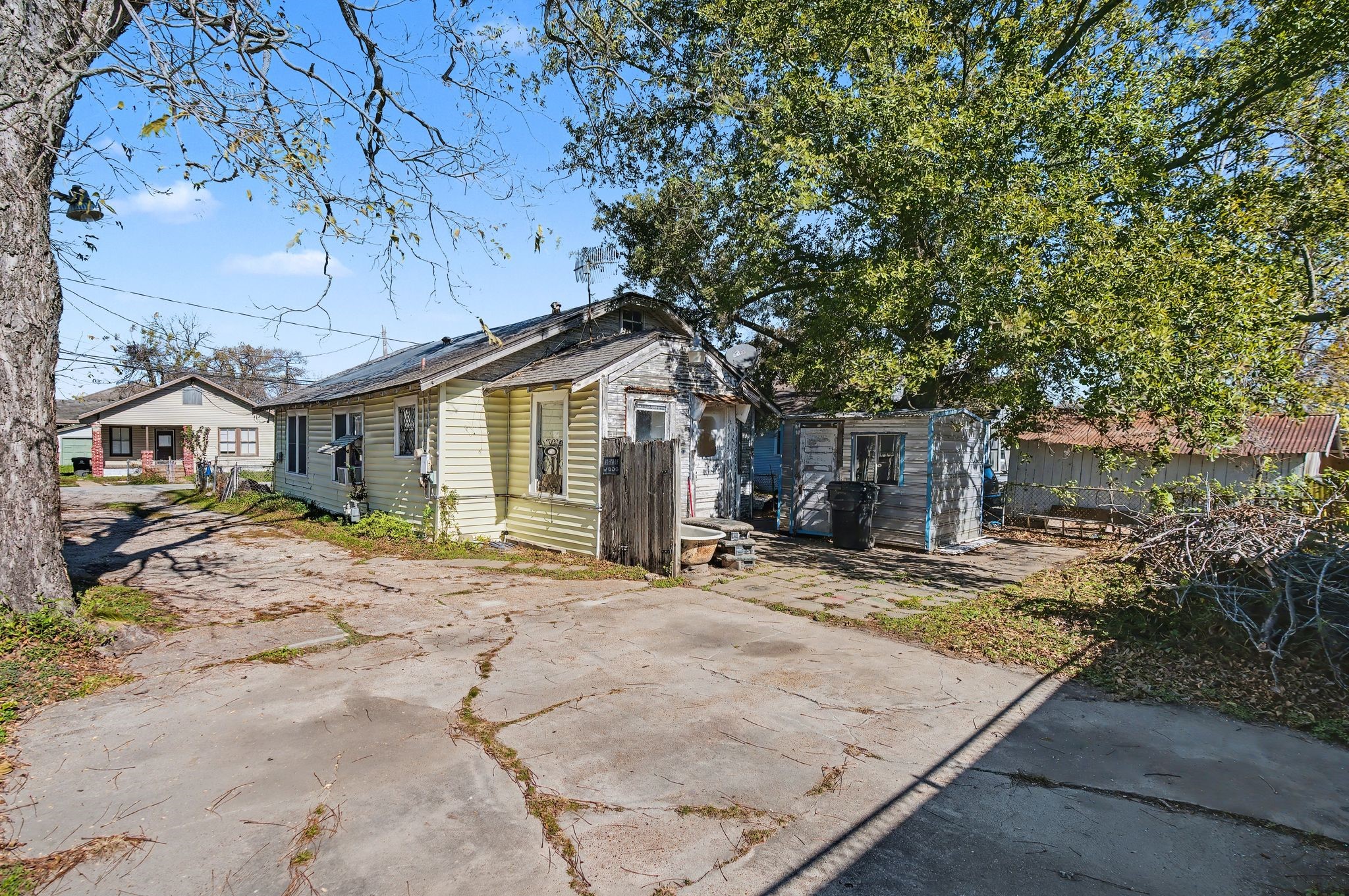 1218 Genova Street Property Photo 9