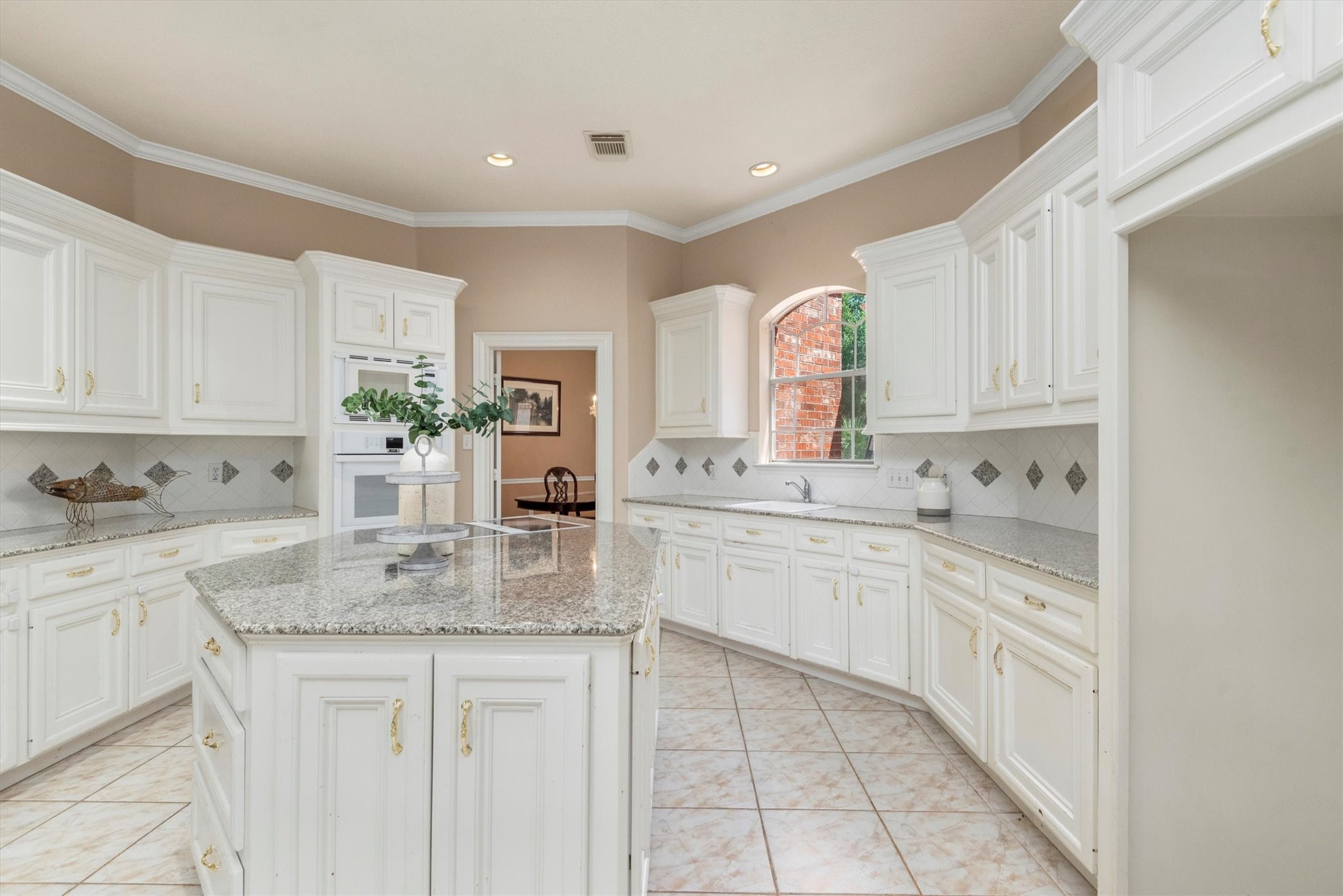 9707 Chipstead Circle Property Photo 6