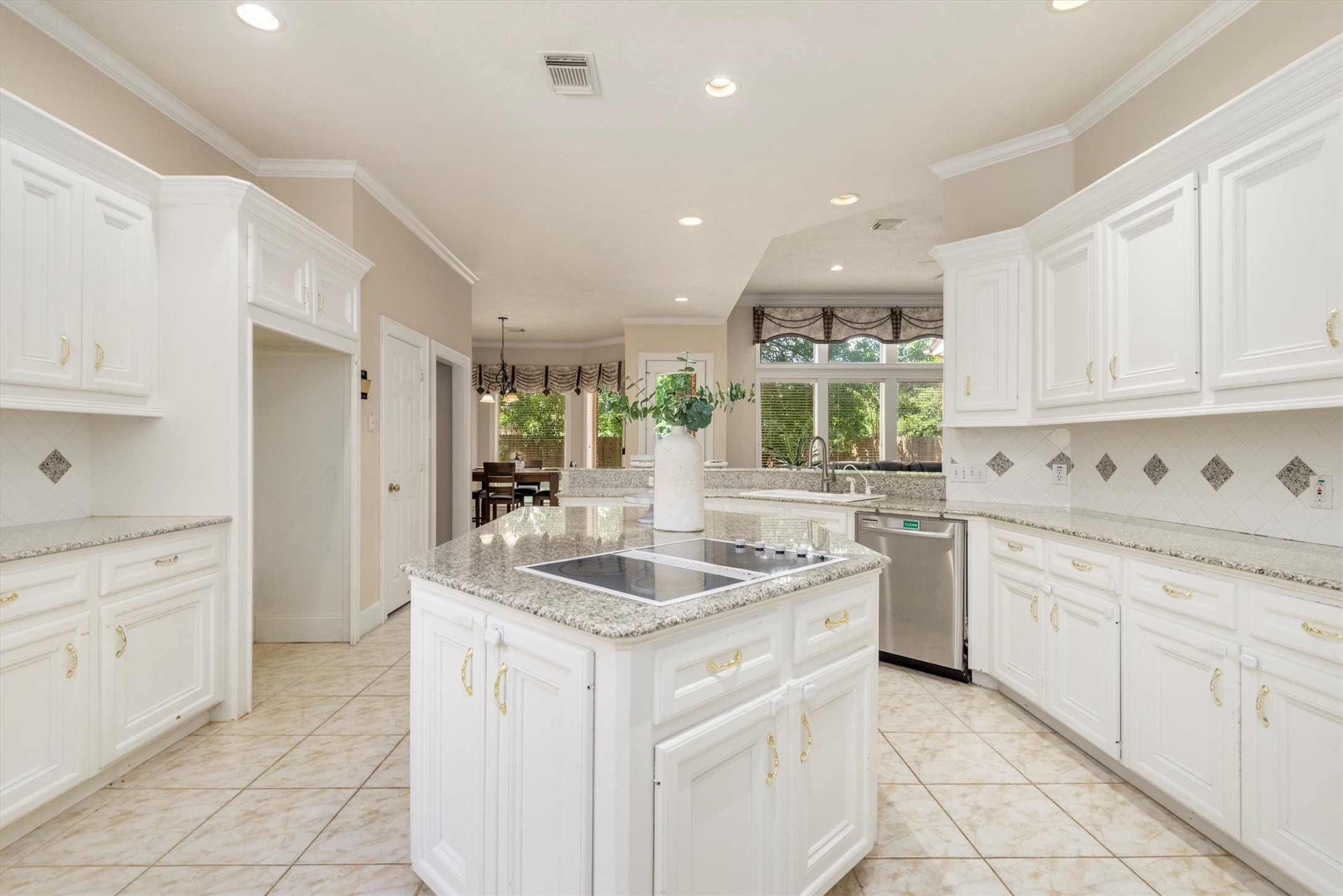 9707 Chipstead Circle Property Photo 8