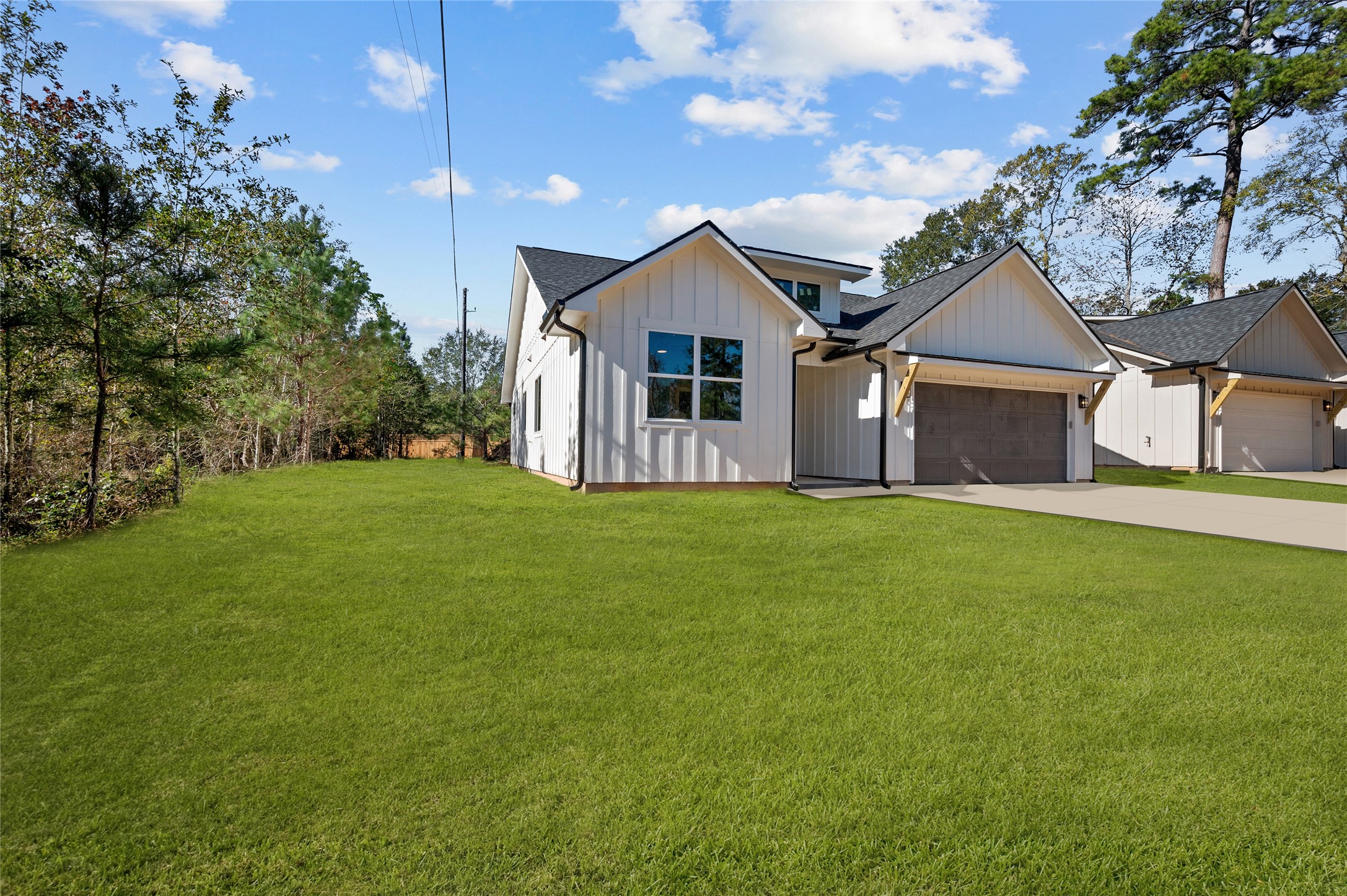 28407 Champion Oaks Drive Property Photo 3