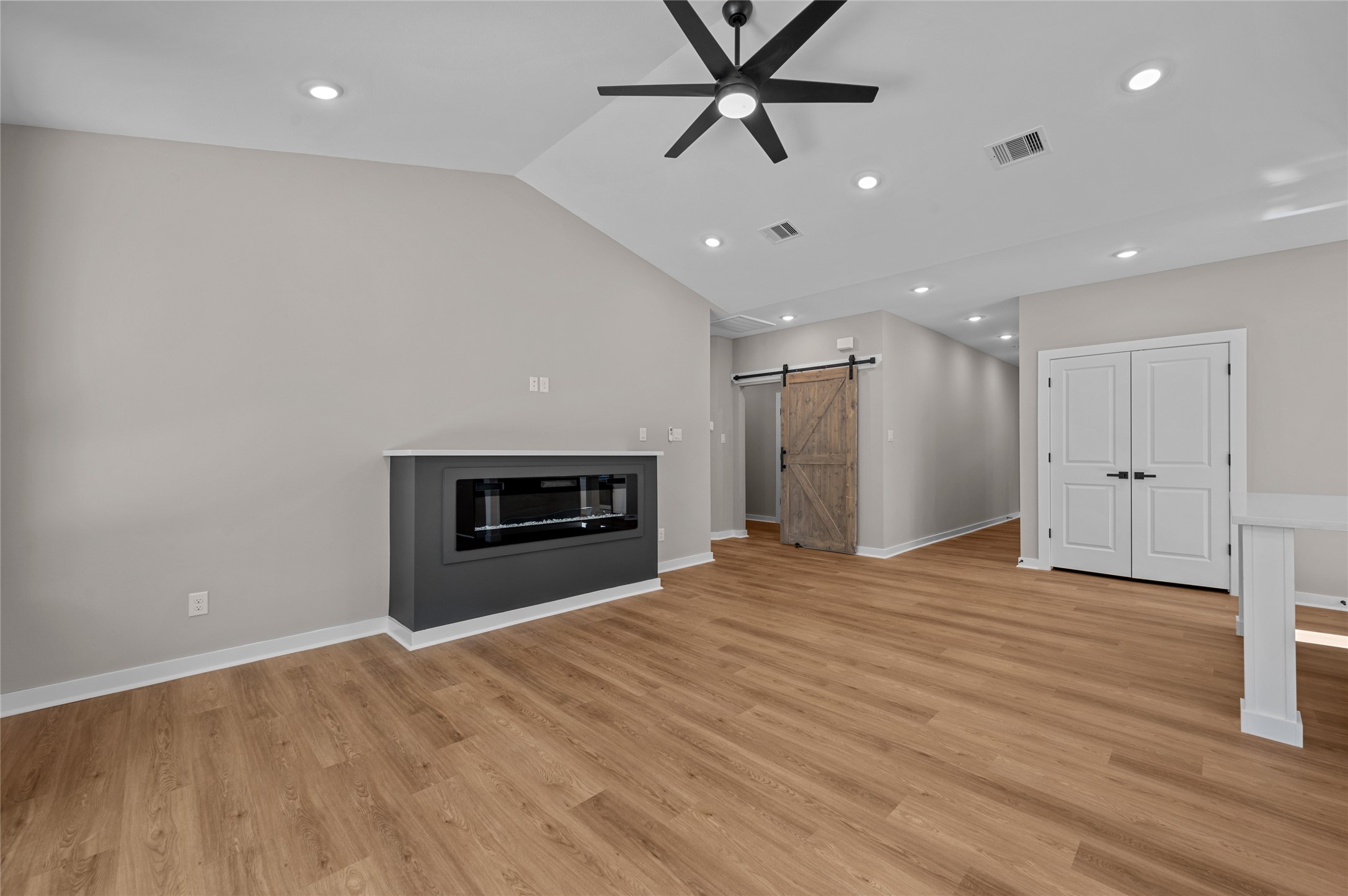 28407 Champion Oaks Drive Property Photo 9
