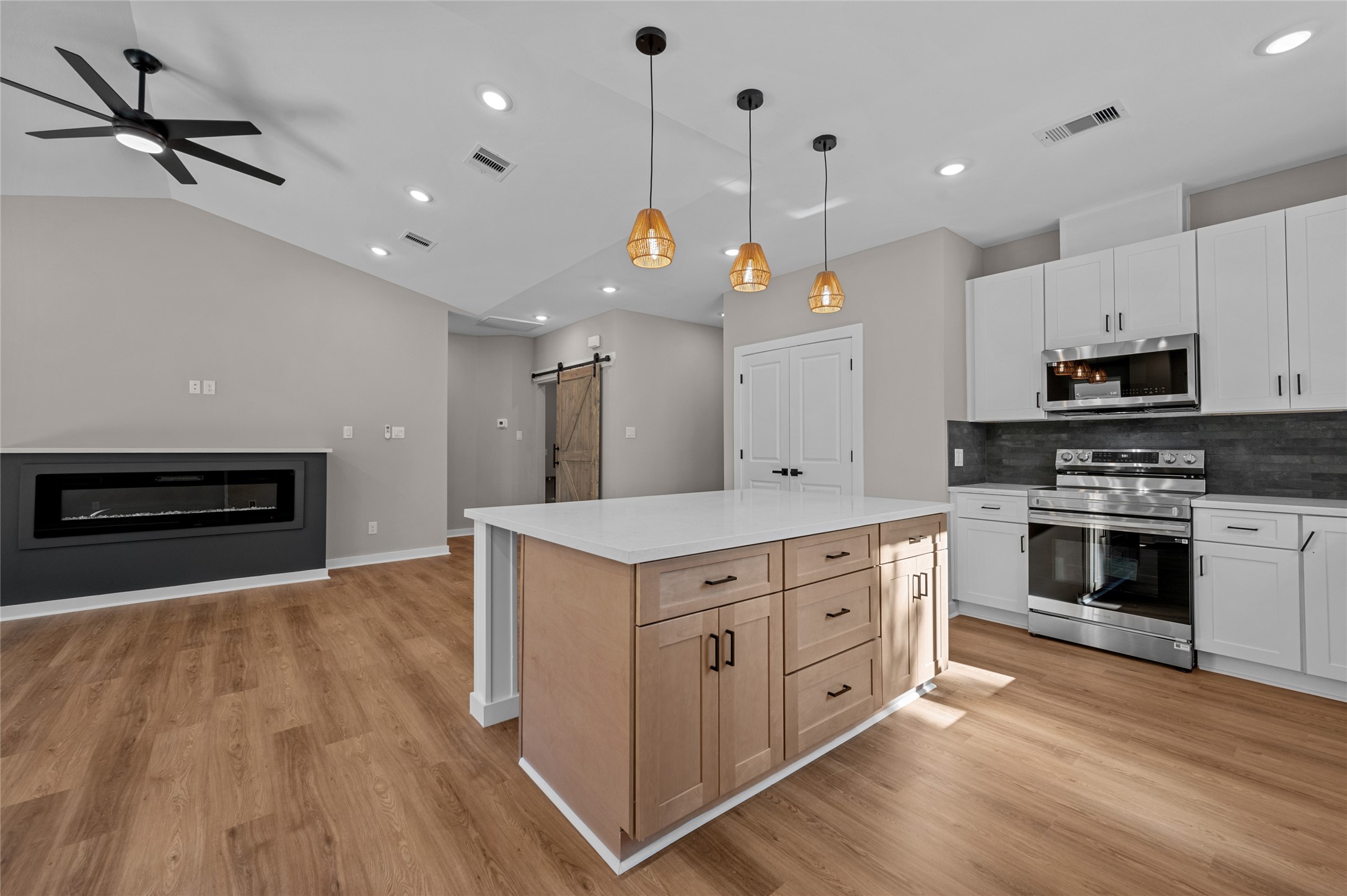 28407 Champion Oaks Drive Property Photo 15