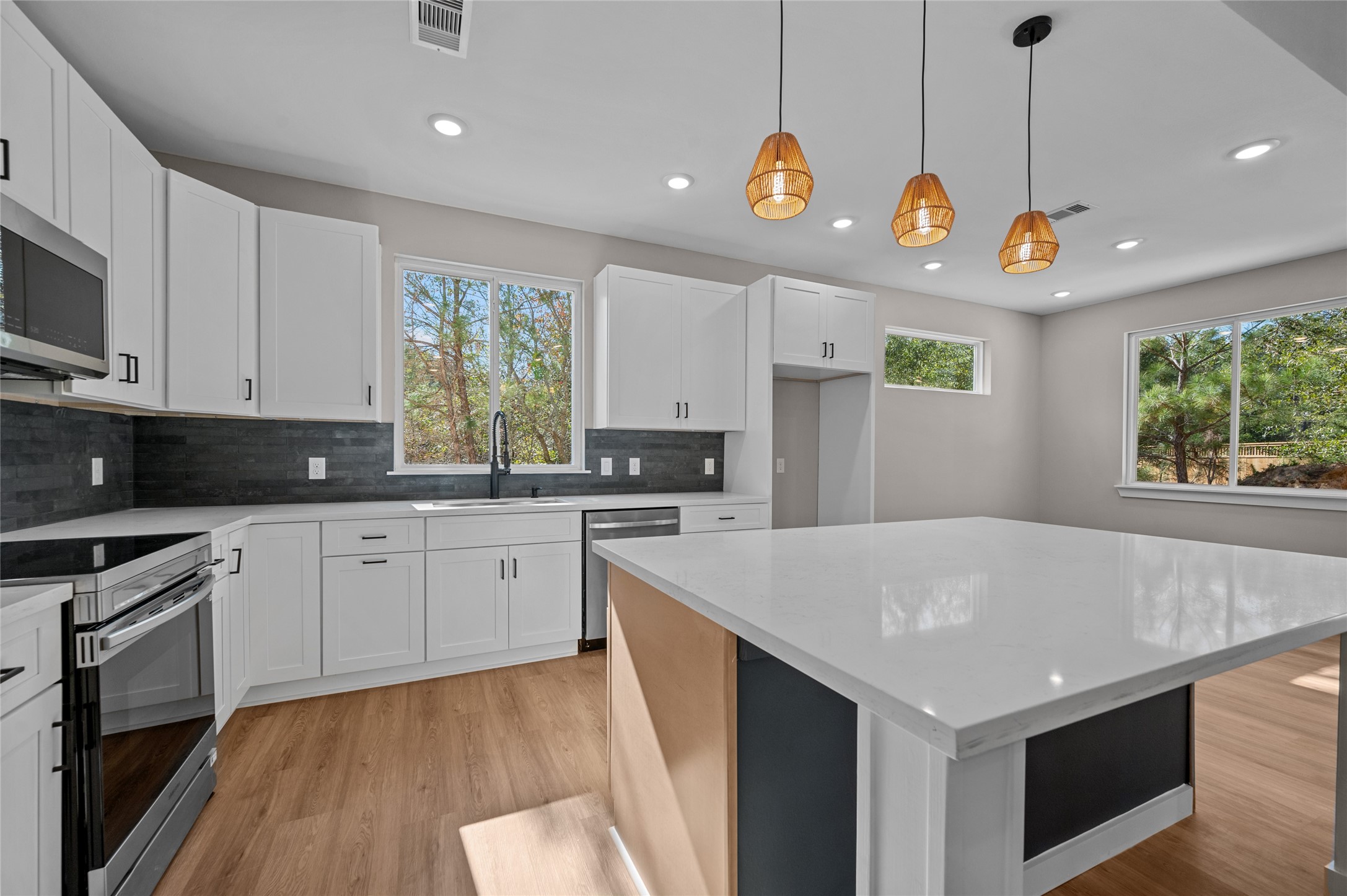 28407 Champion Oaks Drive Property Photo 16
