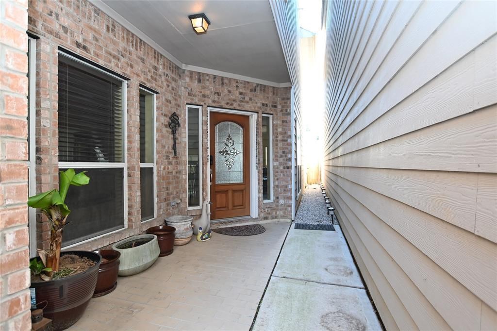 1375 Ella Place Property Photo 3
