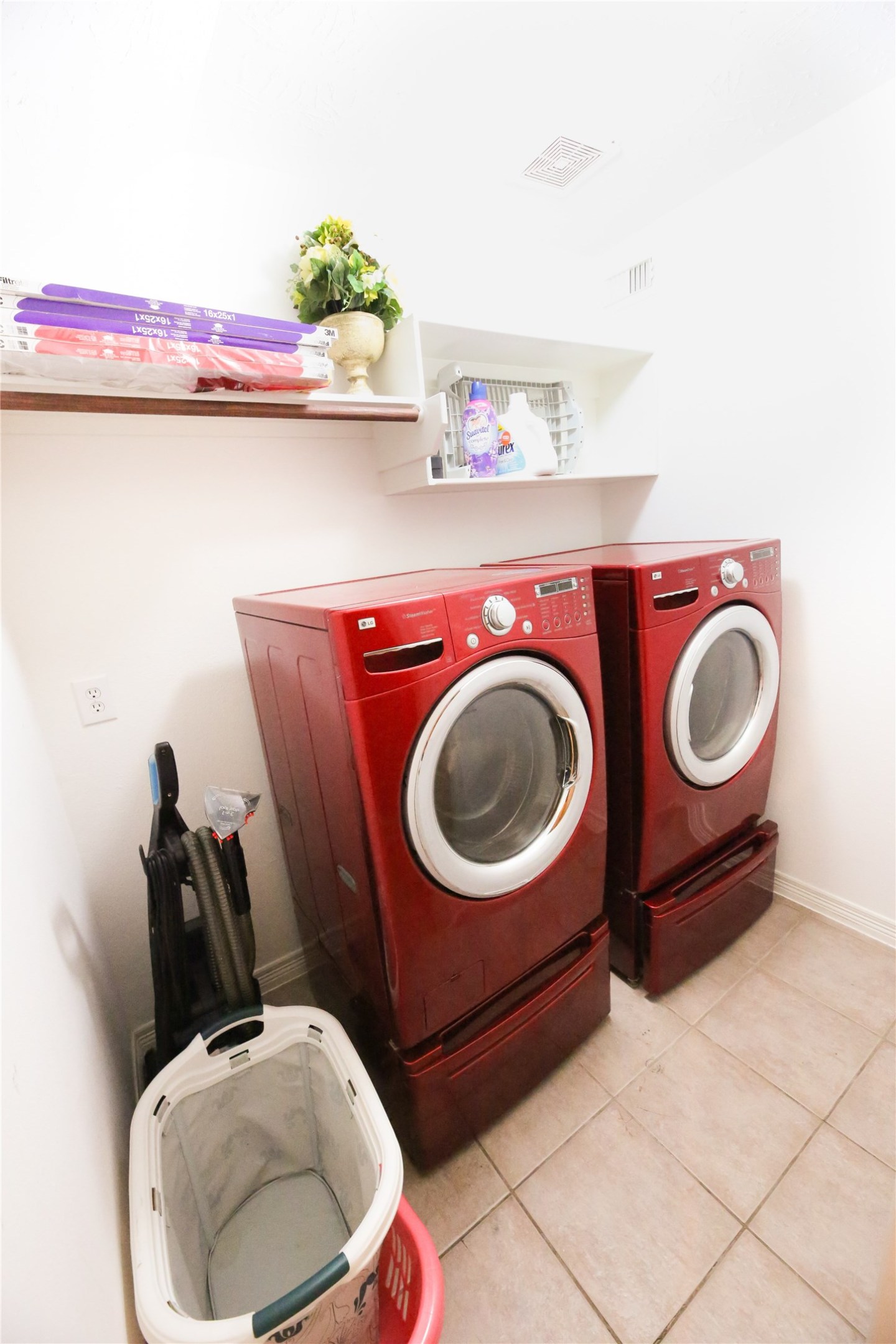 1375 Ella Place Property Photo 26