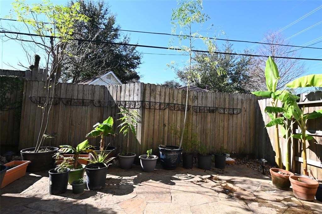 1375 Ella Place Property Photo 32