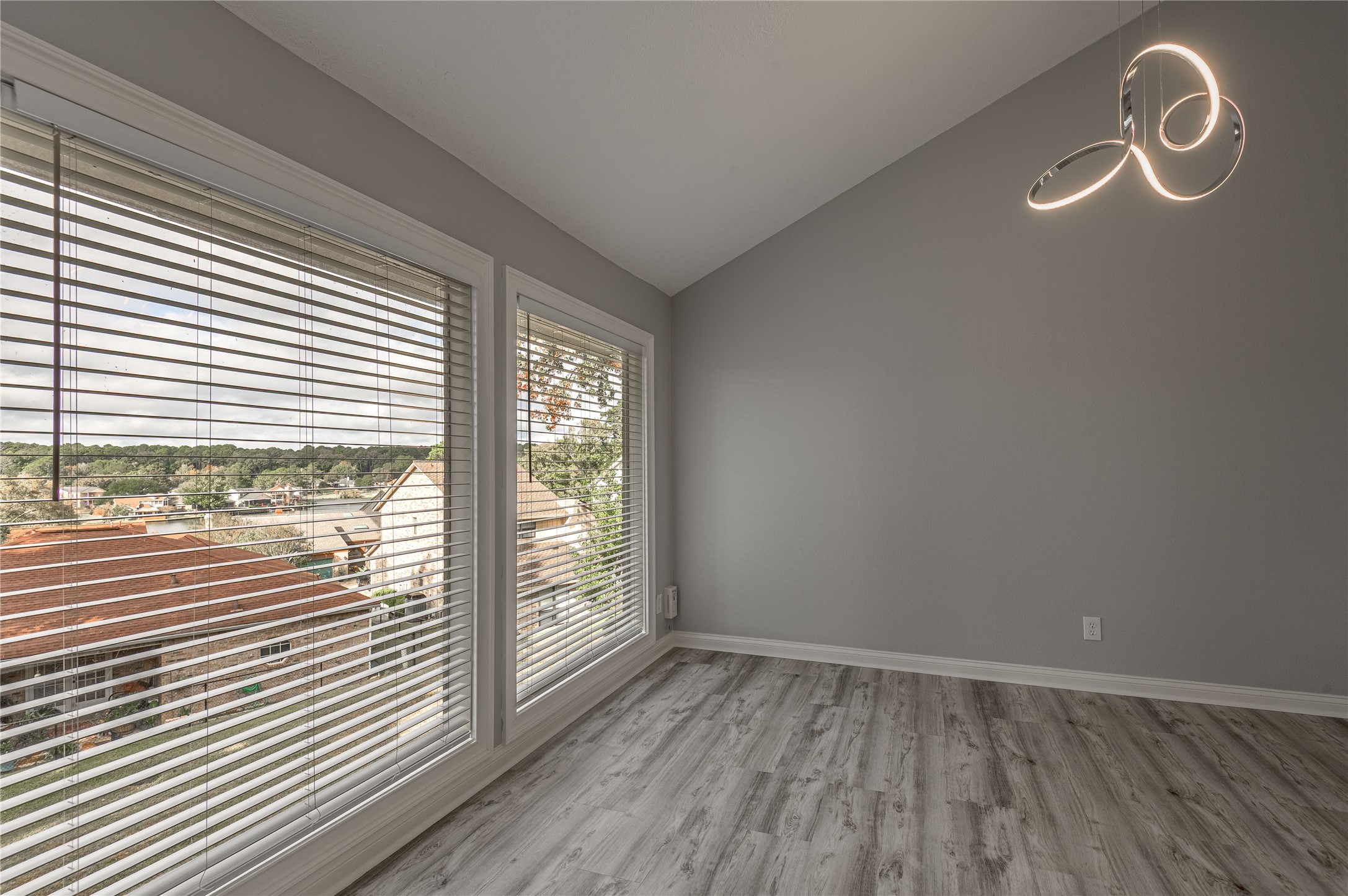 658 Cherry Hills Property Photo 16