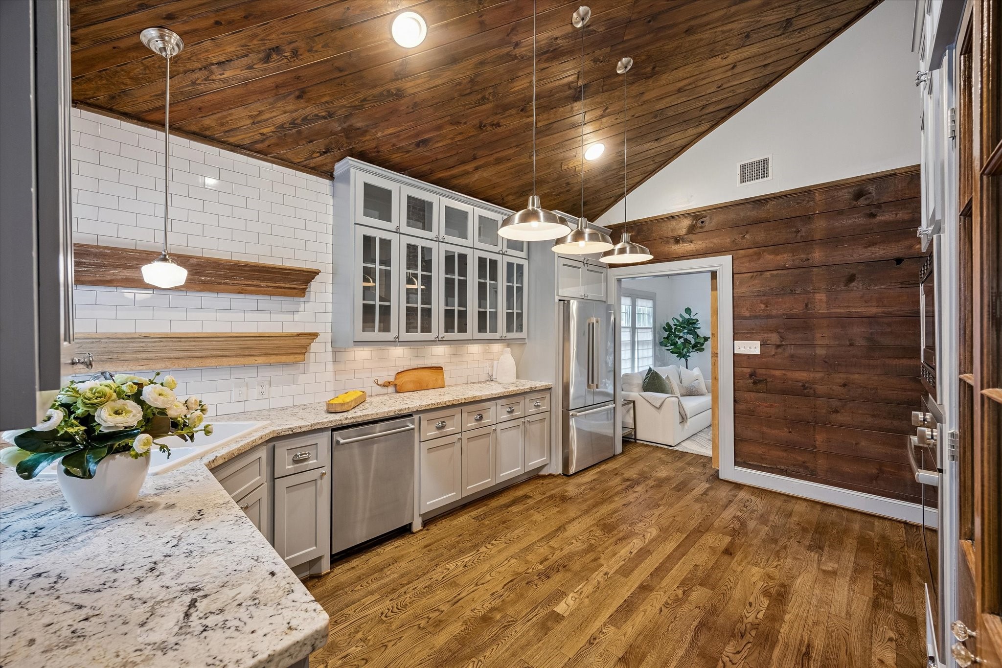 801 Walton Street Property Photo 15