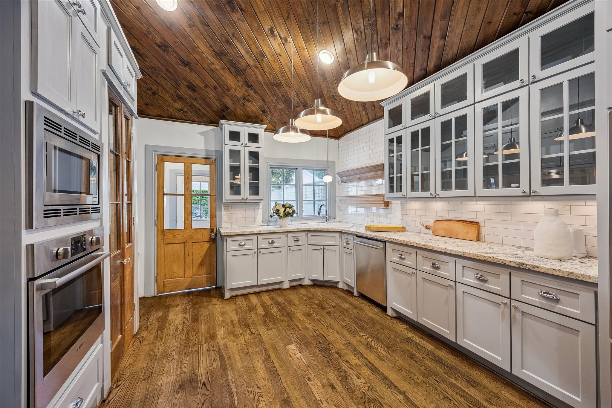 801 Walton Street Property Photo 16