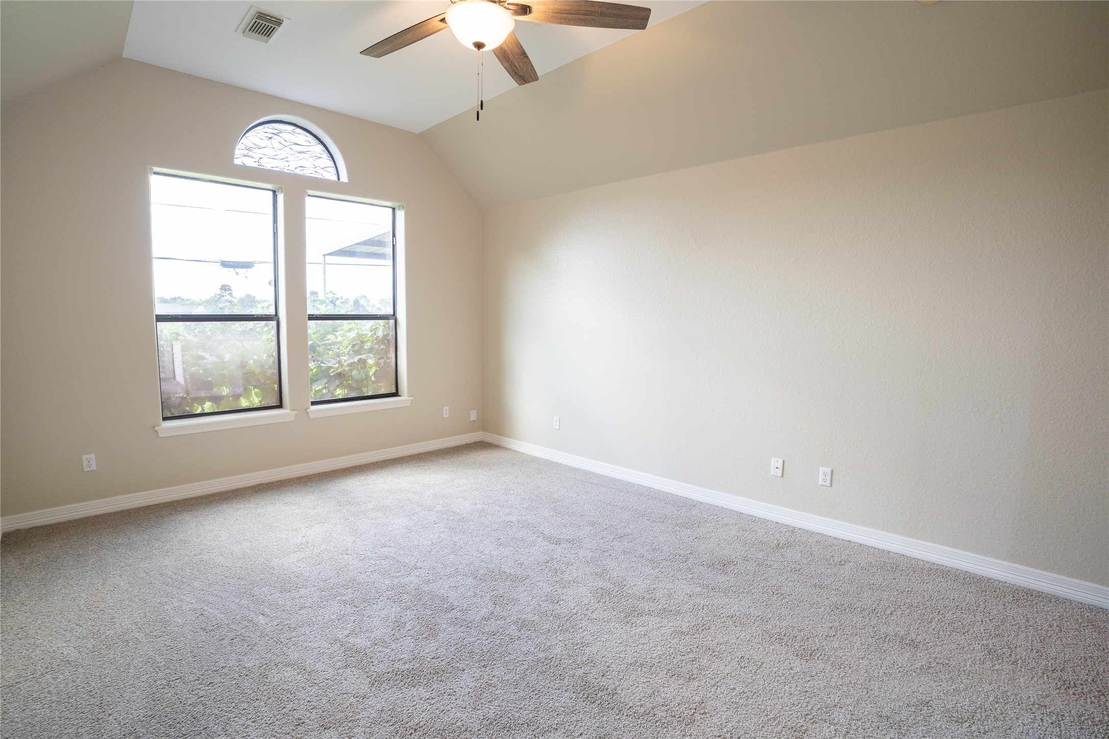 205 W Bronco Bend Property Photo 12