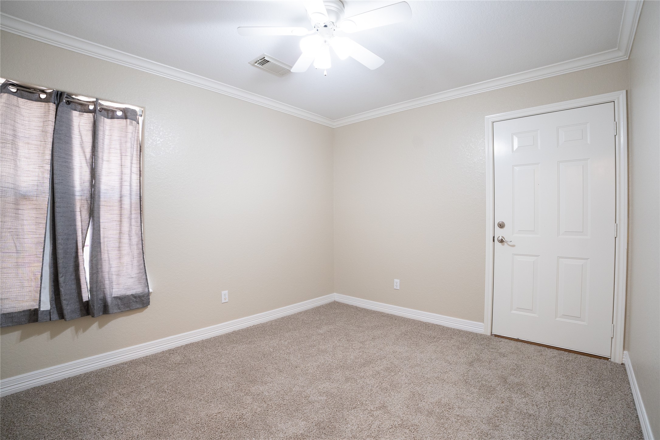 205 W Bronco Bend Property Photo 22