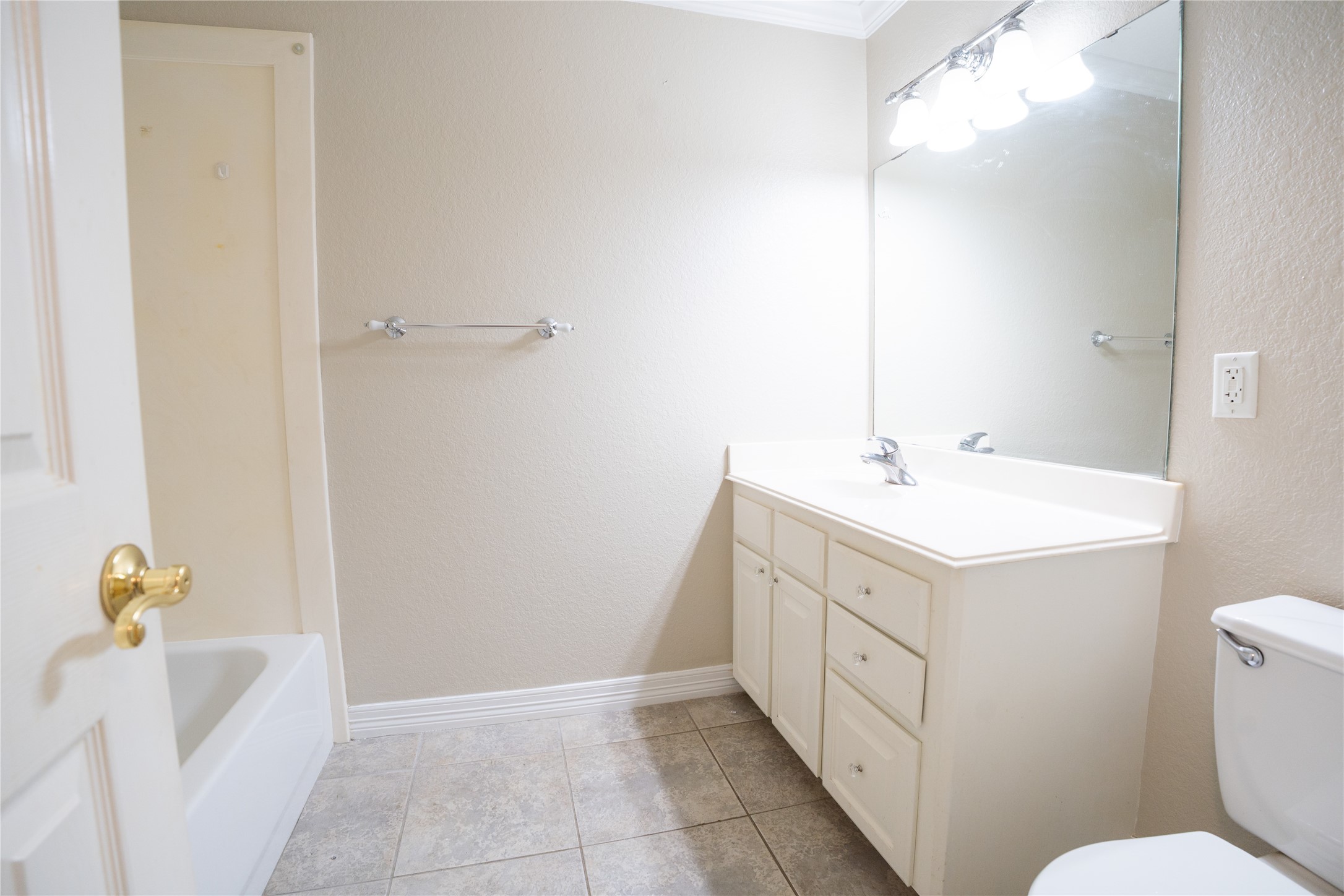 205 W Bronco Bend Property Photo 23