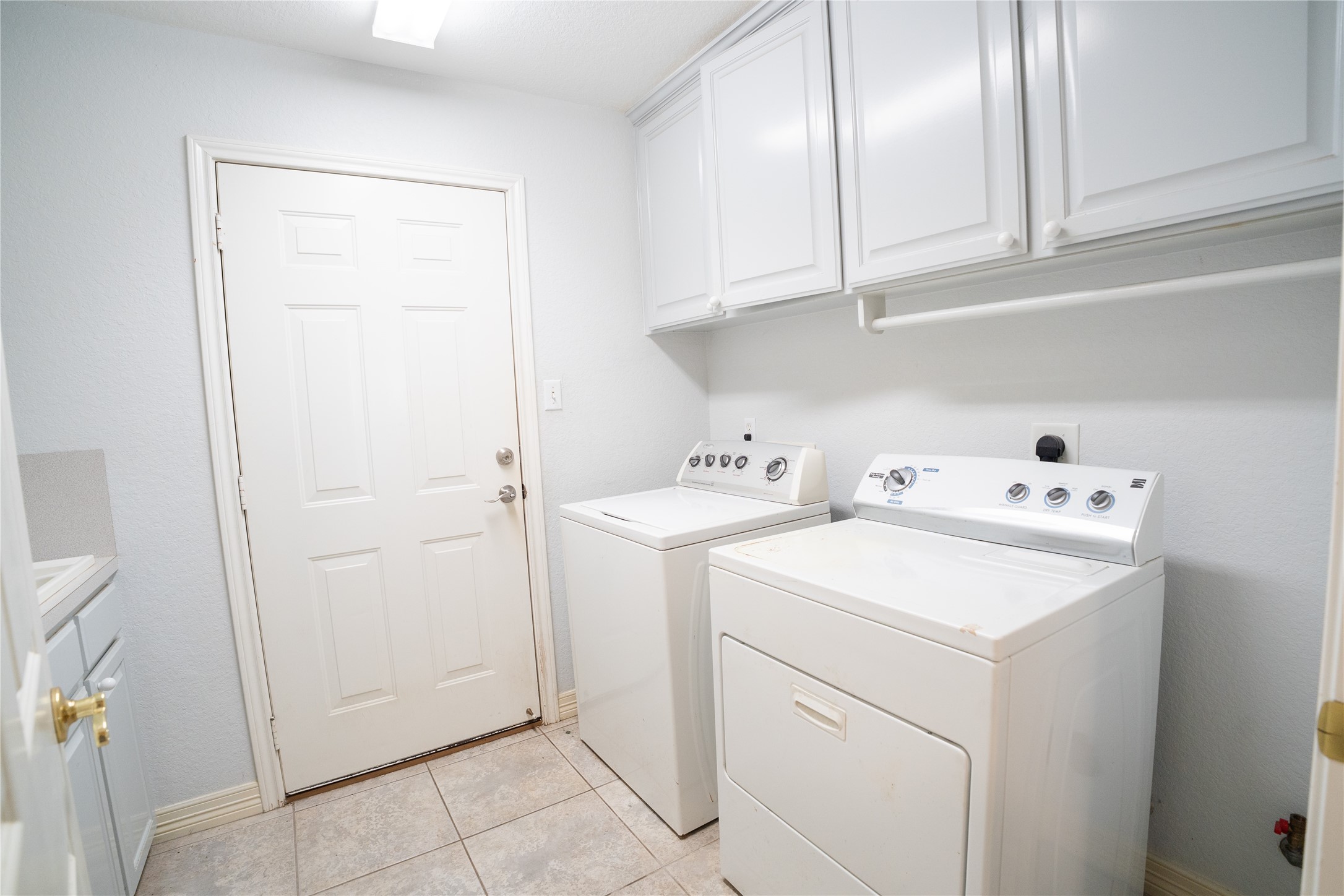 205 W Bronco Bend Property Photo 25