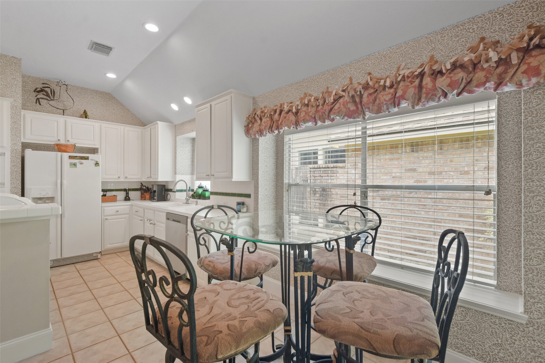 18 Pinery Ridge Place Property Photo 17