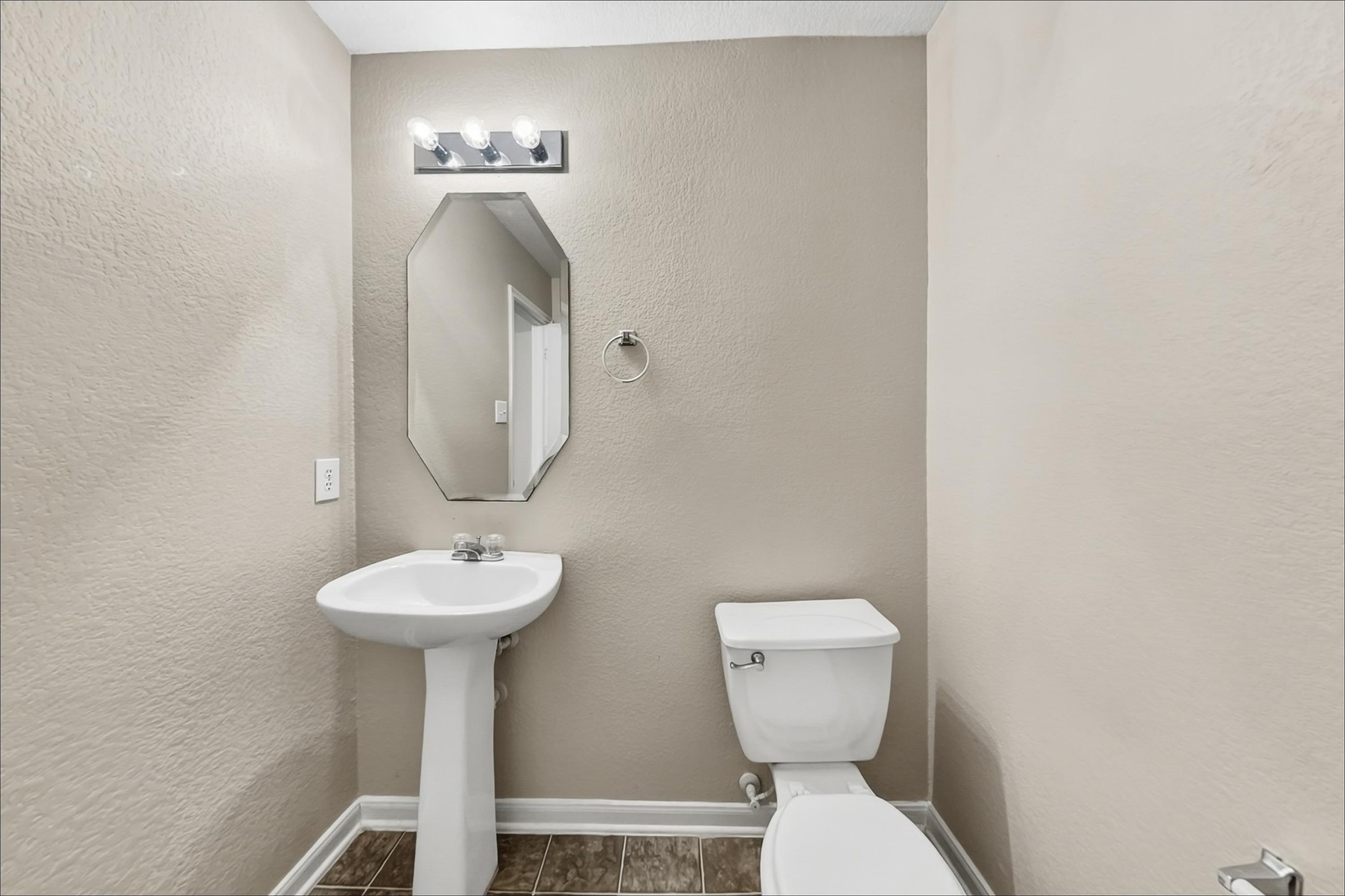 22011 Orchard Dale Drive Property Photo 7