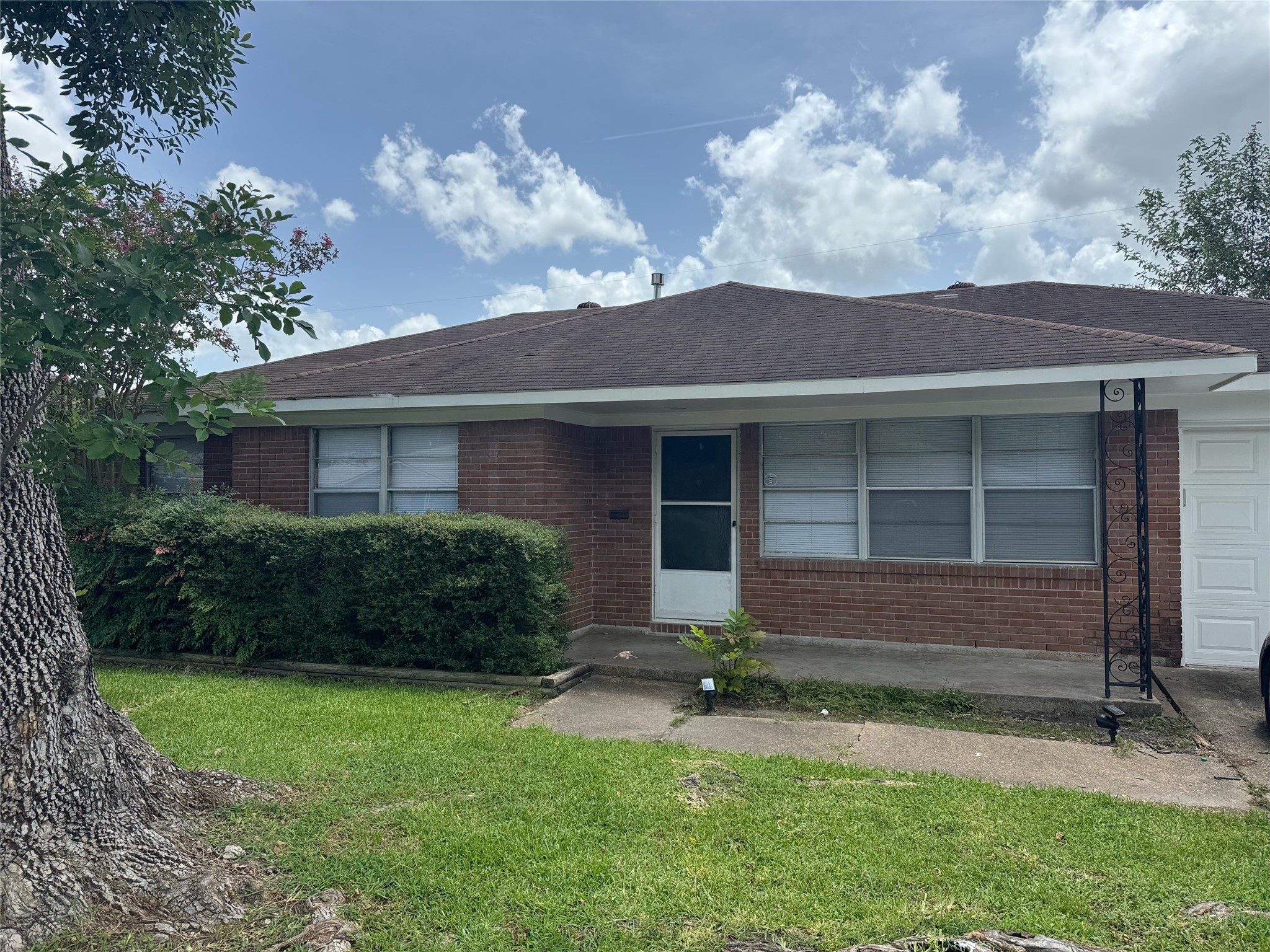 217 W Twickenham Trail Property Photo 1