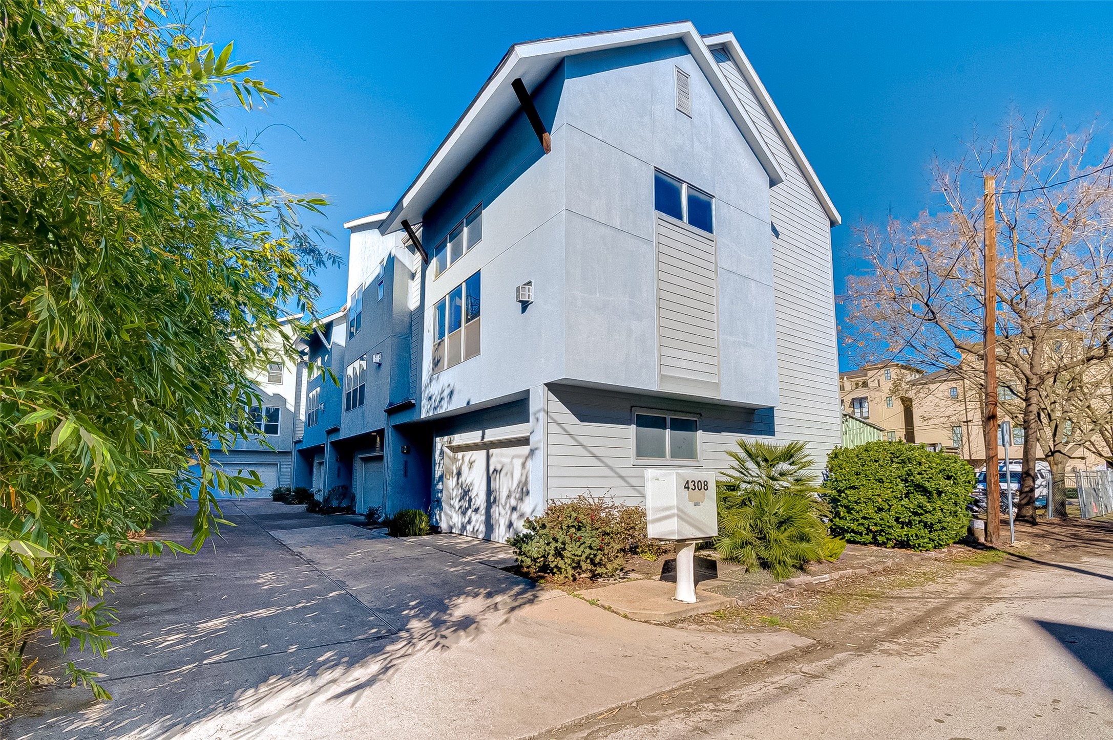 4308 Lillian Street A Property Photo 2
