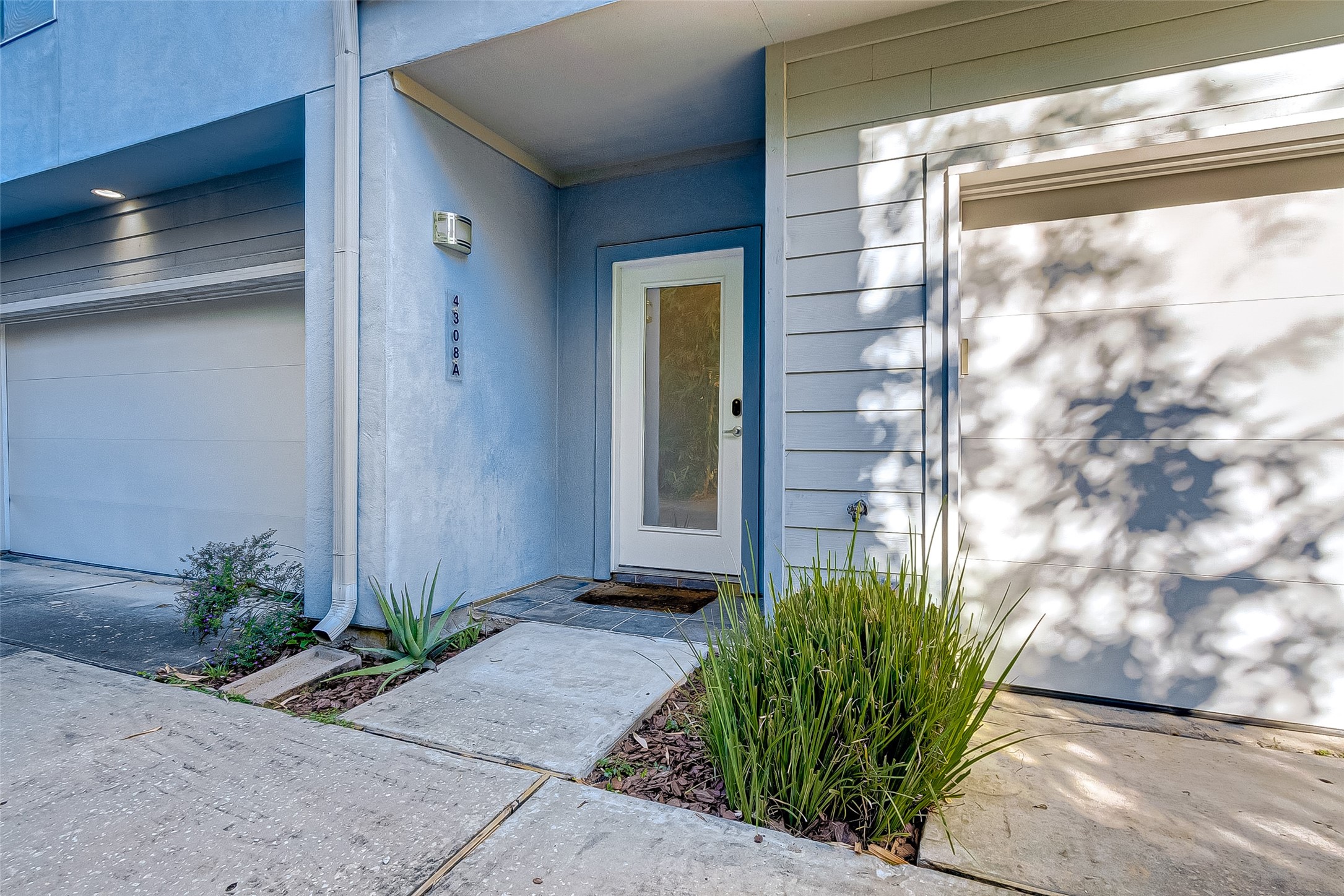 4308 Lillian Street A Property Photo 4