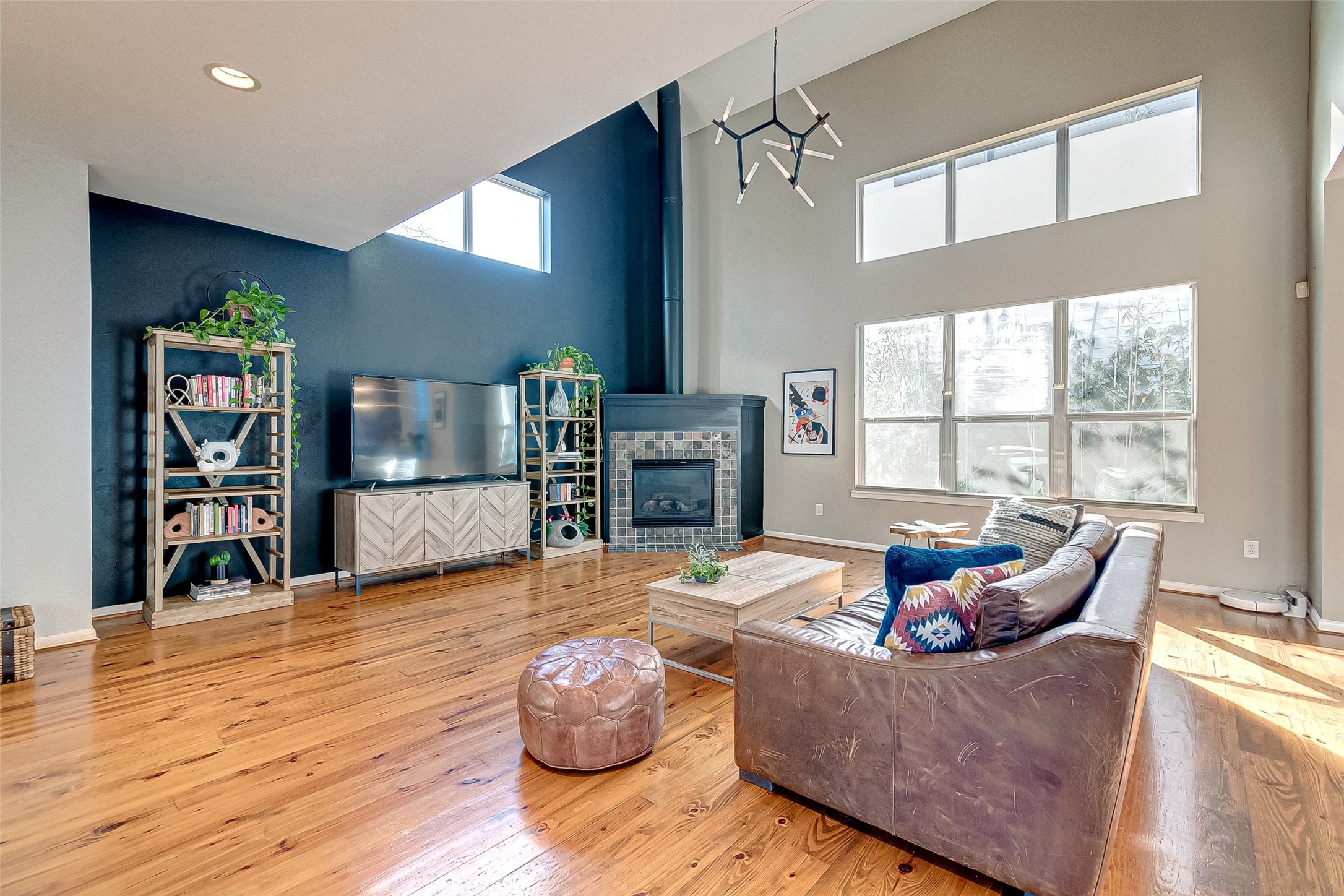 4308 Lillian Street A Property Photo 6