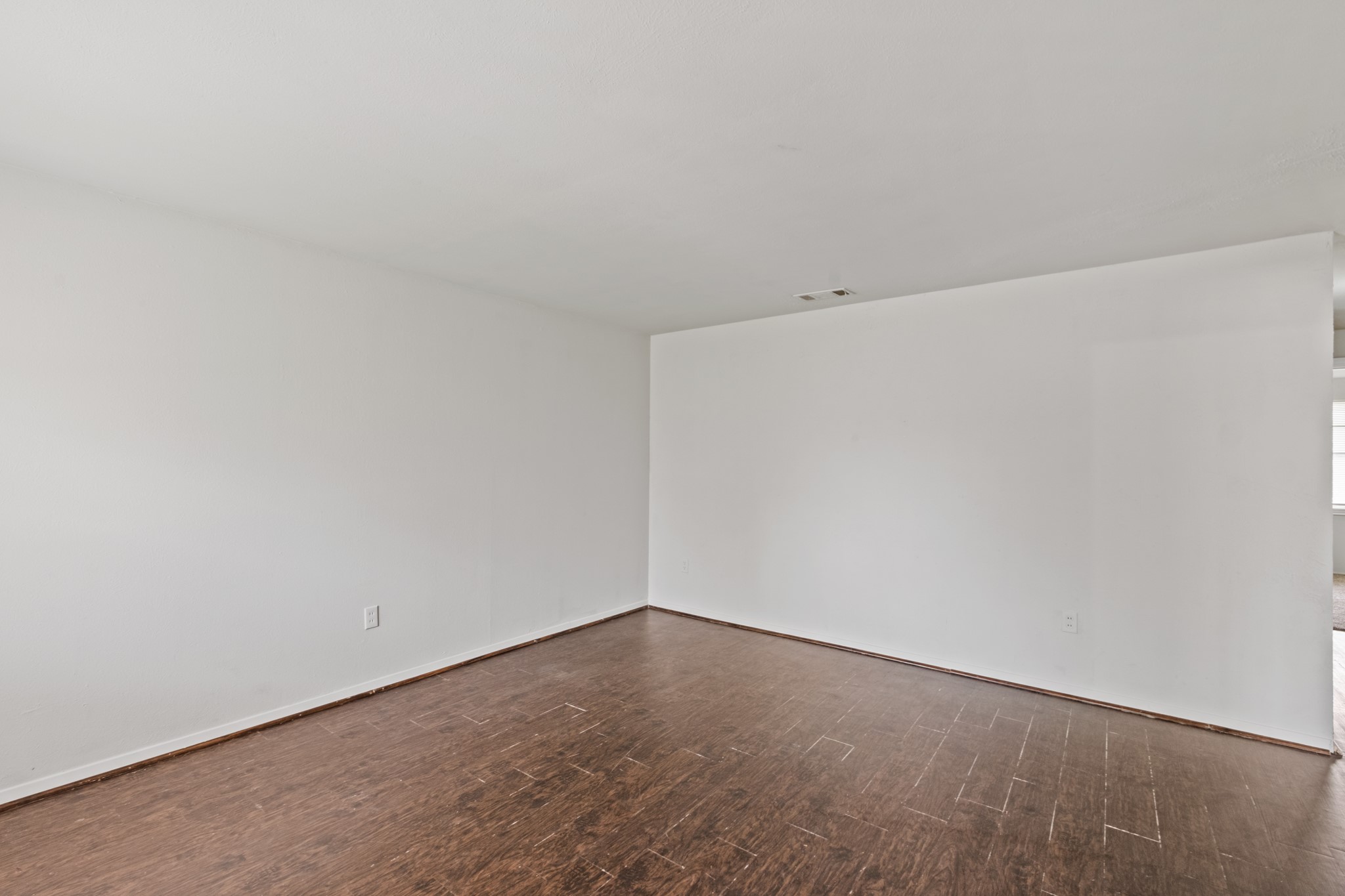 3910 Heatherbrook Drive Property Photo 5