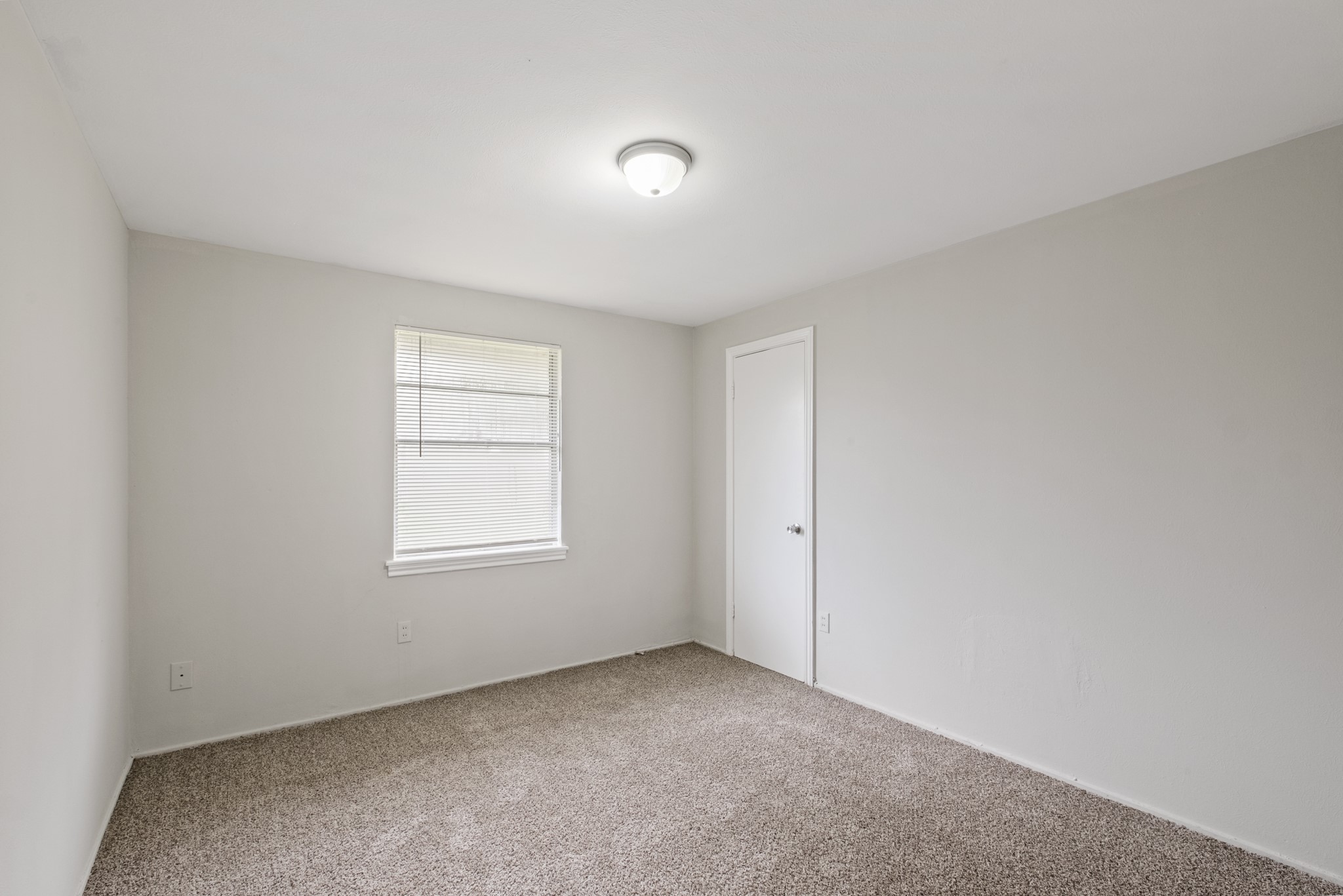 3910 Heatherbrook Drive Property Photo 8