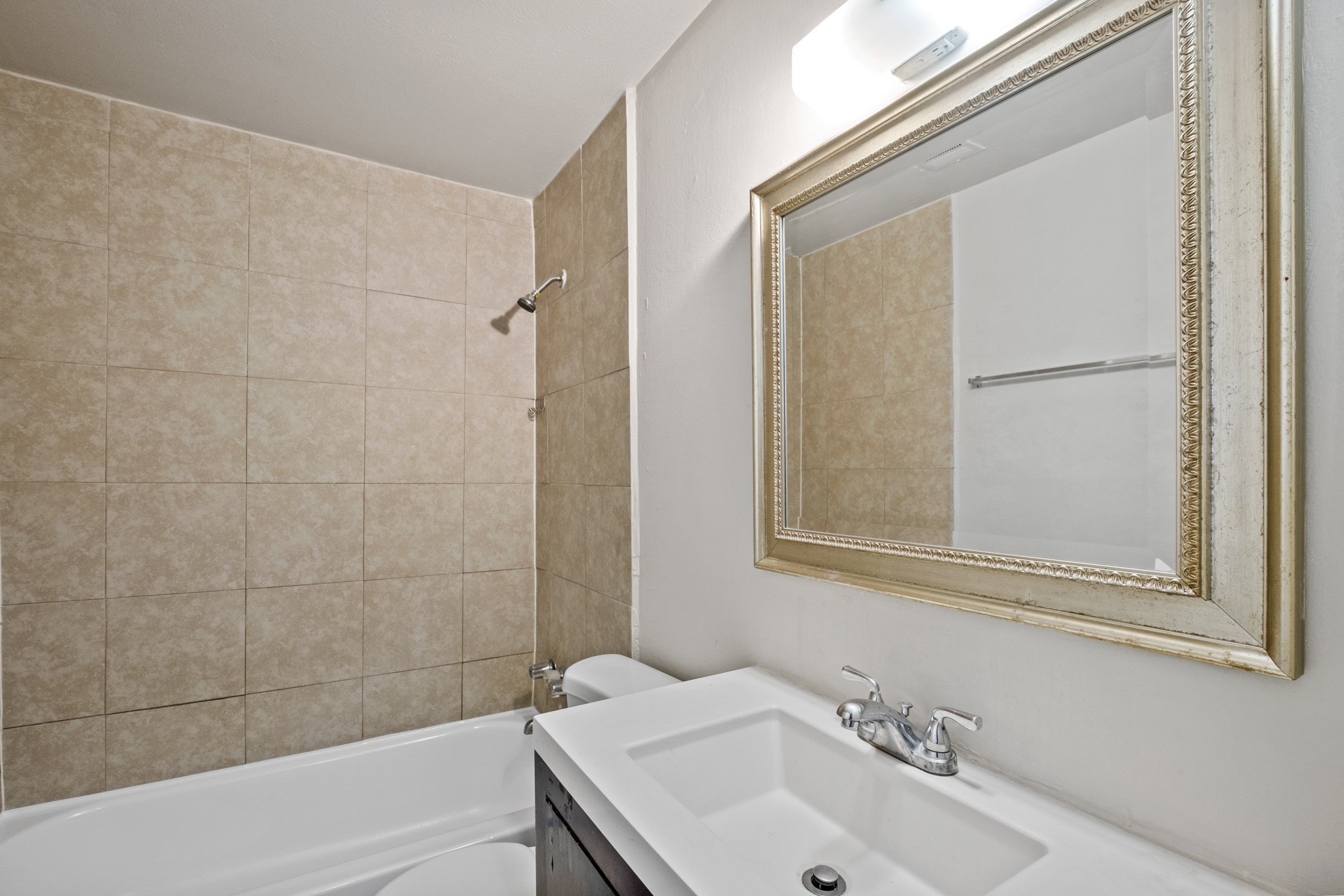 3910 Heatherbrook Drive Property Photo 9