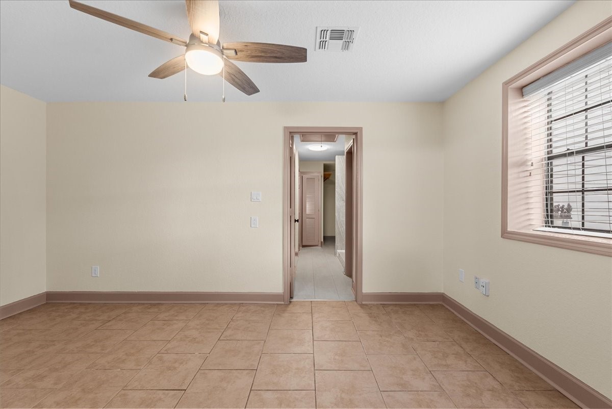619 Dula Street Property Photo 8