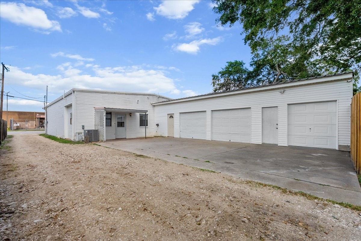 619 Dula Street Property Photo 16